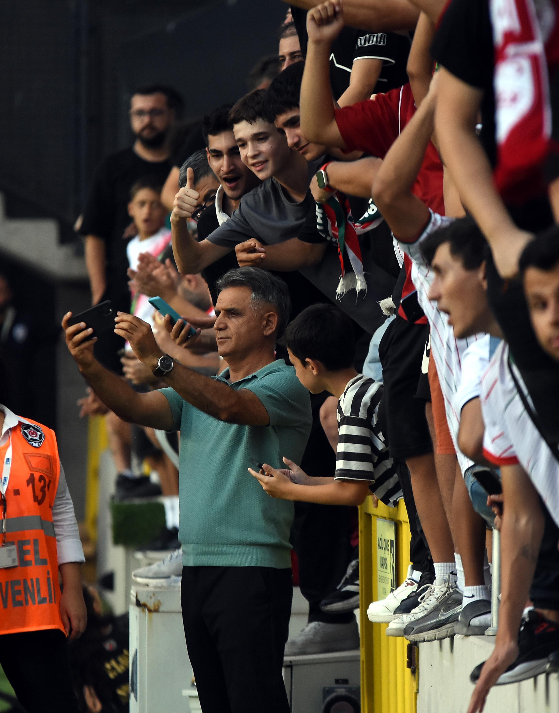 Karşıyaka'dan gövde gösterisi