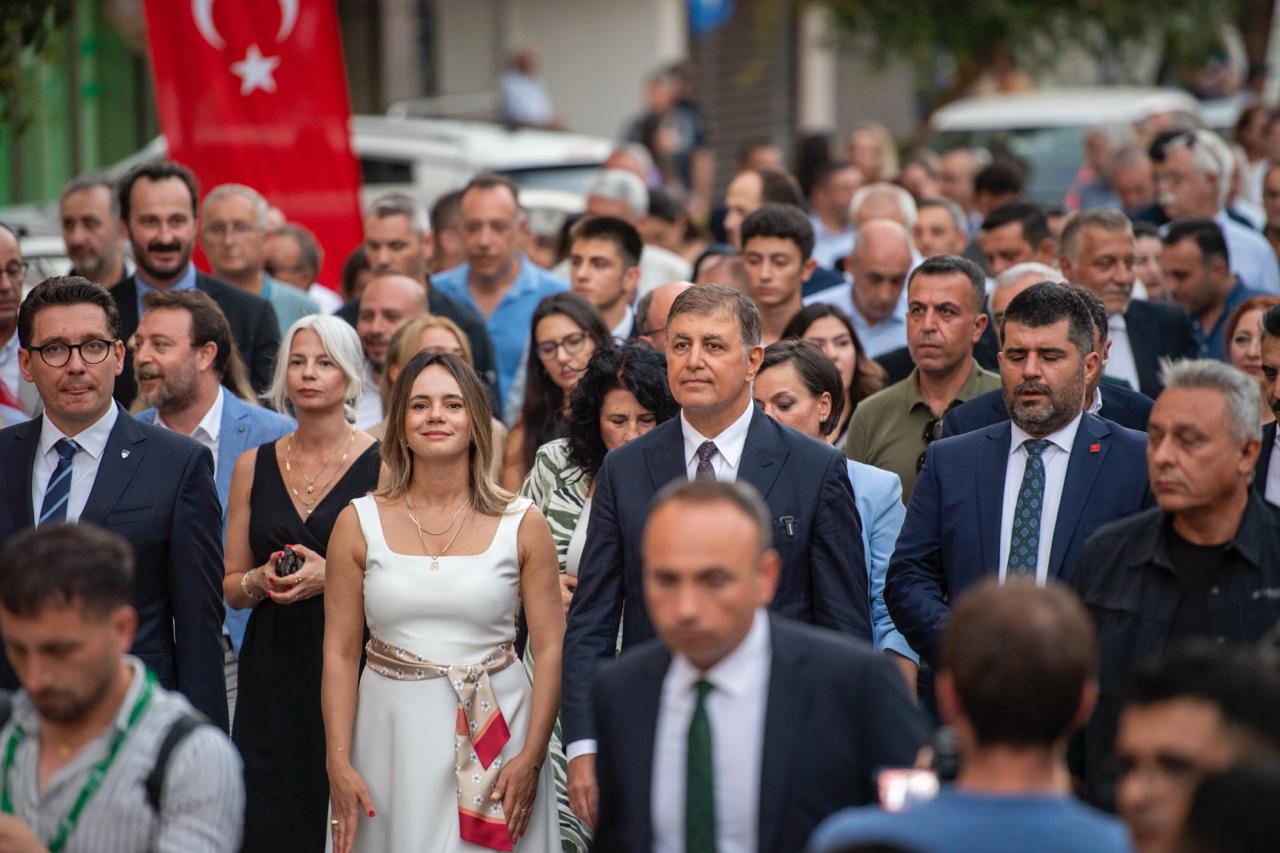 94. İEF muhteşem kortejle başladı 