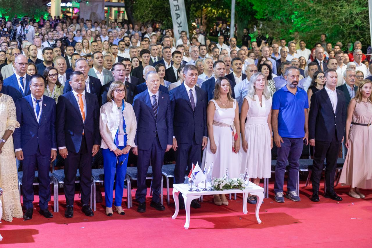 94. İEF muhteşem kortejle başladı 