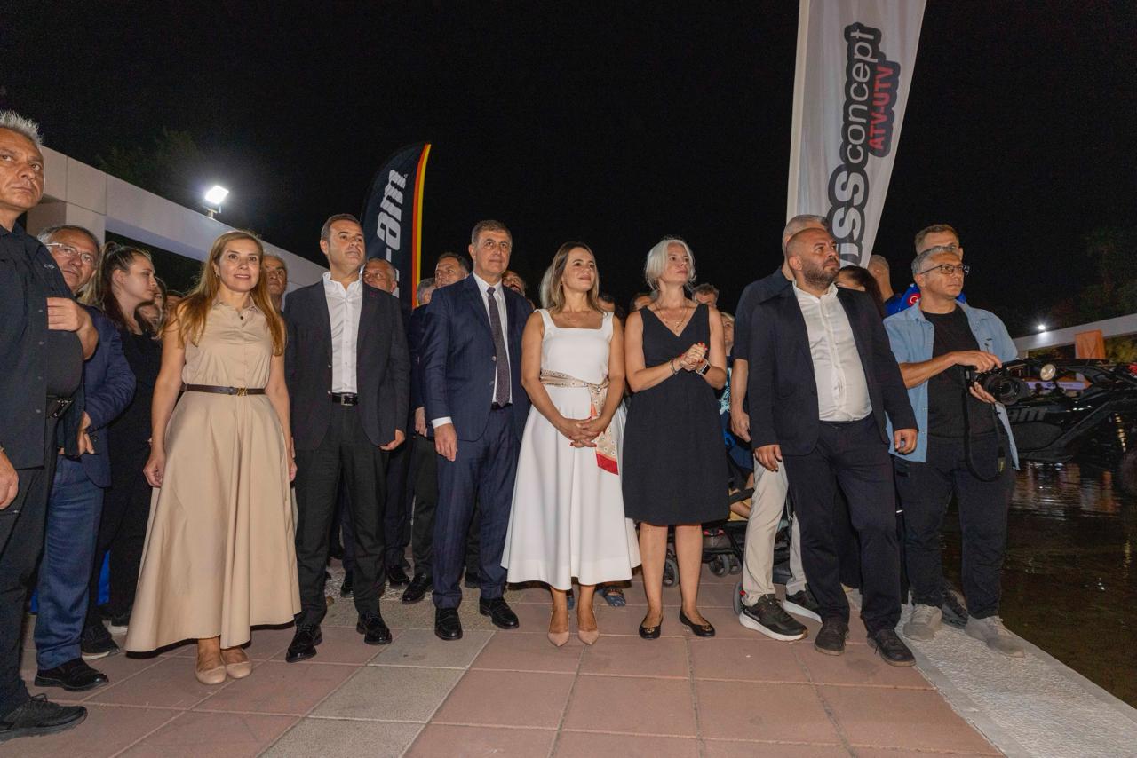 İEF görkemli açılış; Başkanlar ve eşlerinden stant gezisi 