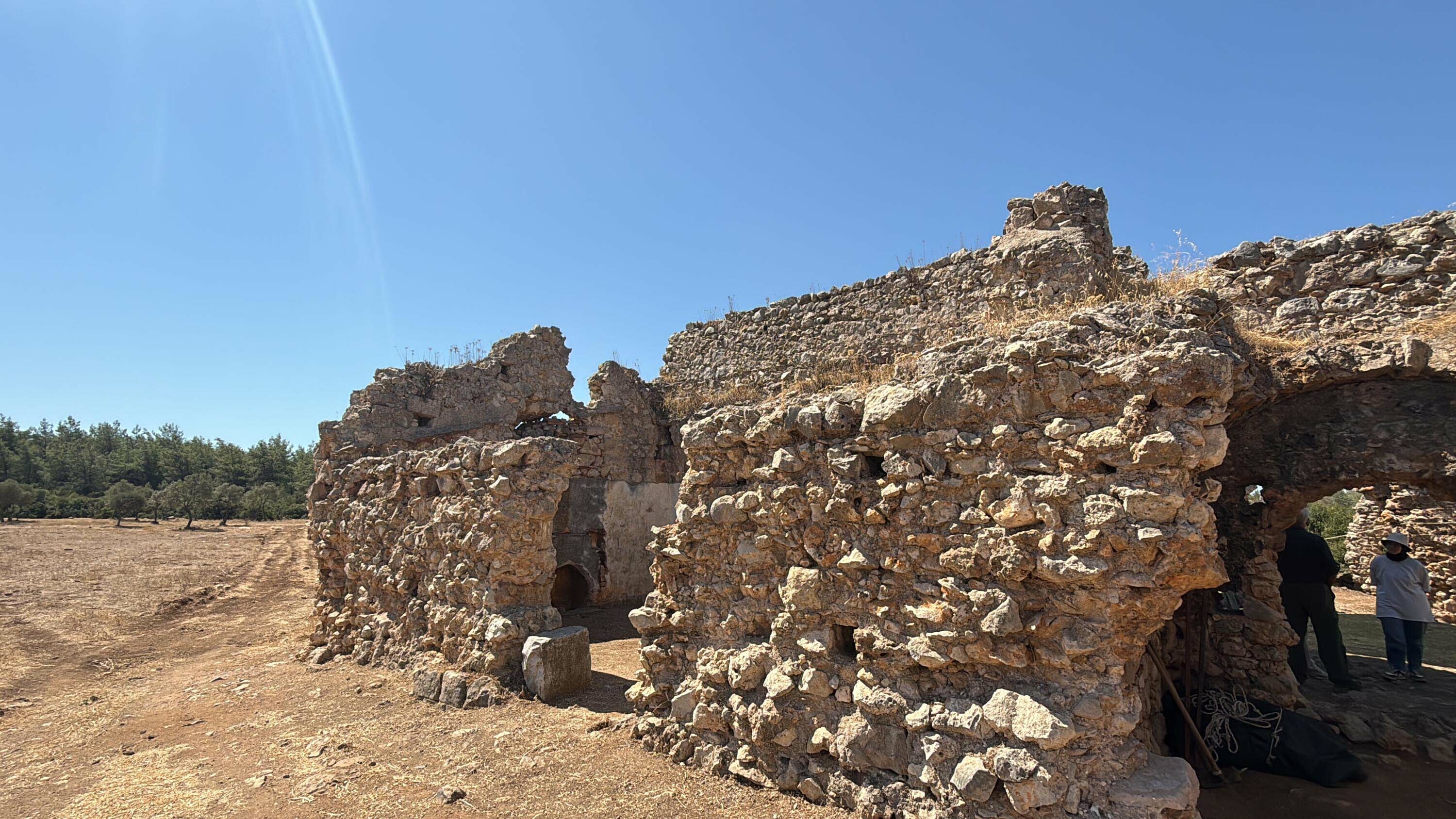 Beçin Kalesi'ndeki 600 yıllık medrese yeniden ayağa kalkacak