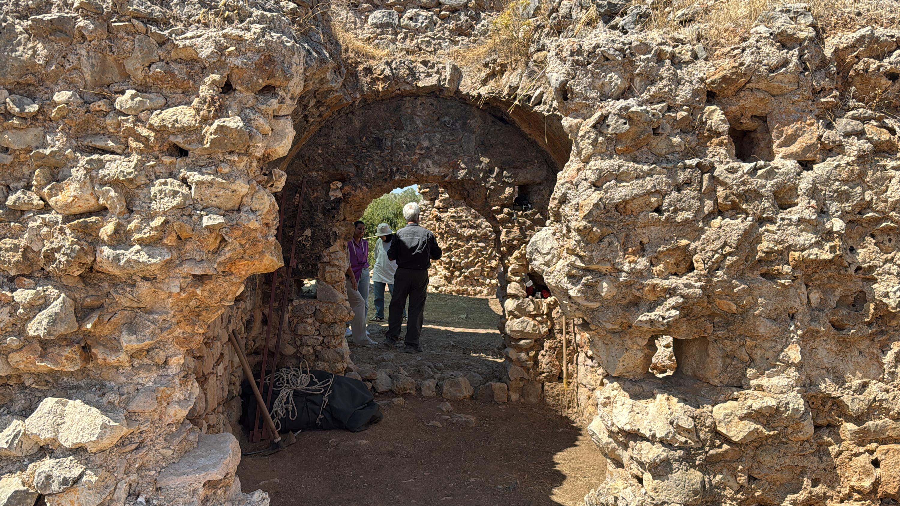 Beçin Kalesi'ndeki 600 yıllık medrese yeniden ayağa kalkacak
