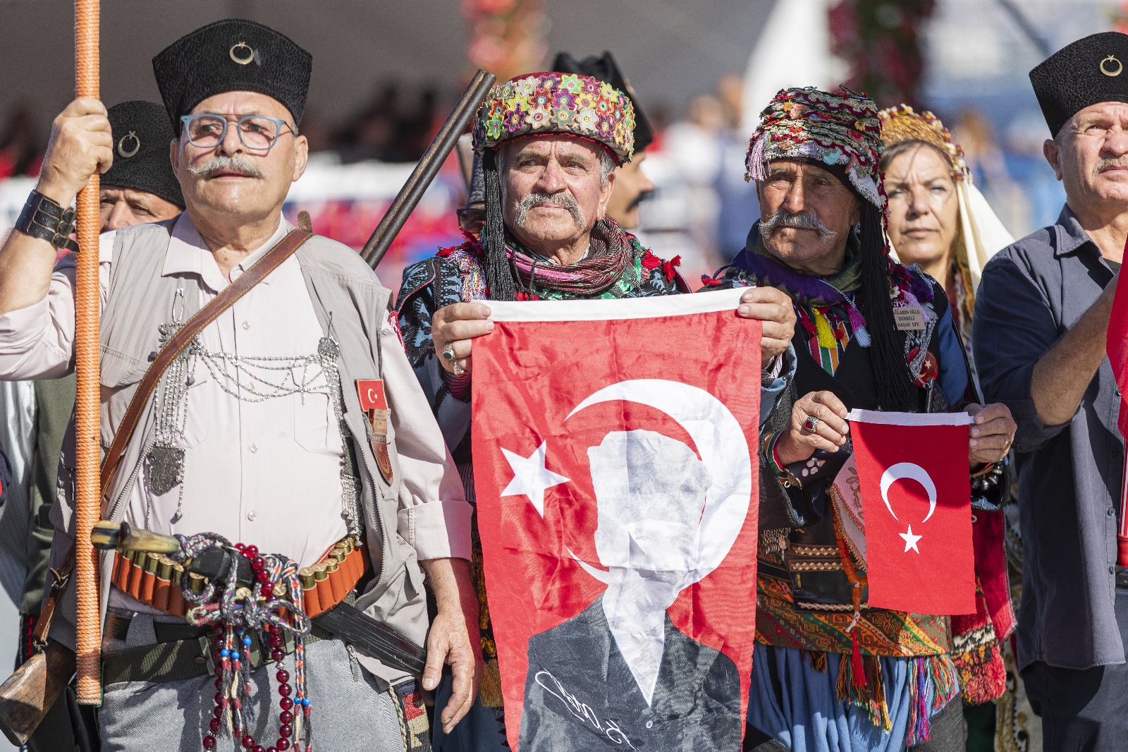 İzmir'de 'Zafer Yürüyüşü'
