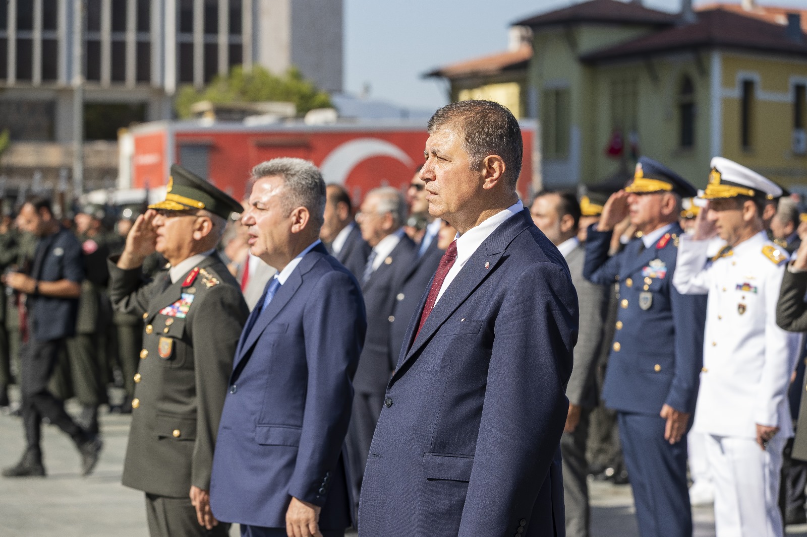 İzmir'de 'Zafer Yürüyüşü'