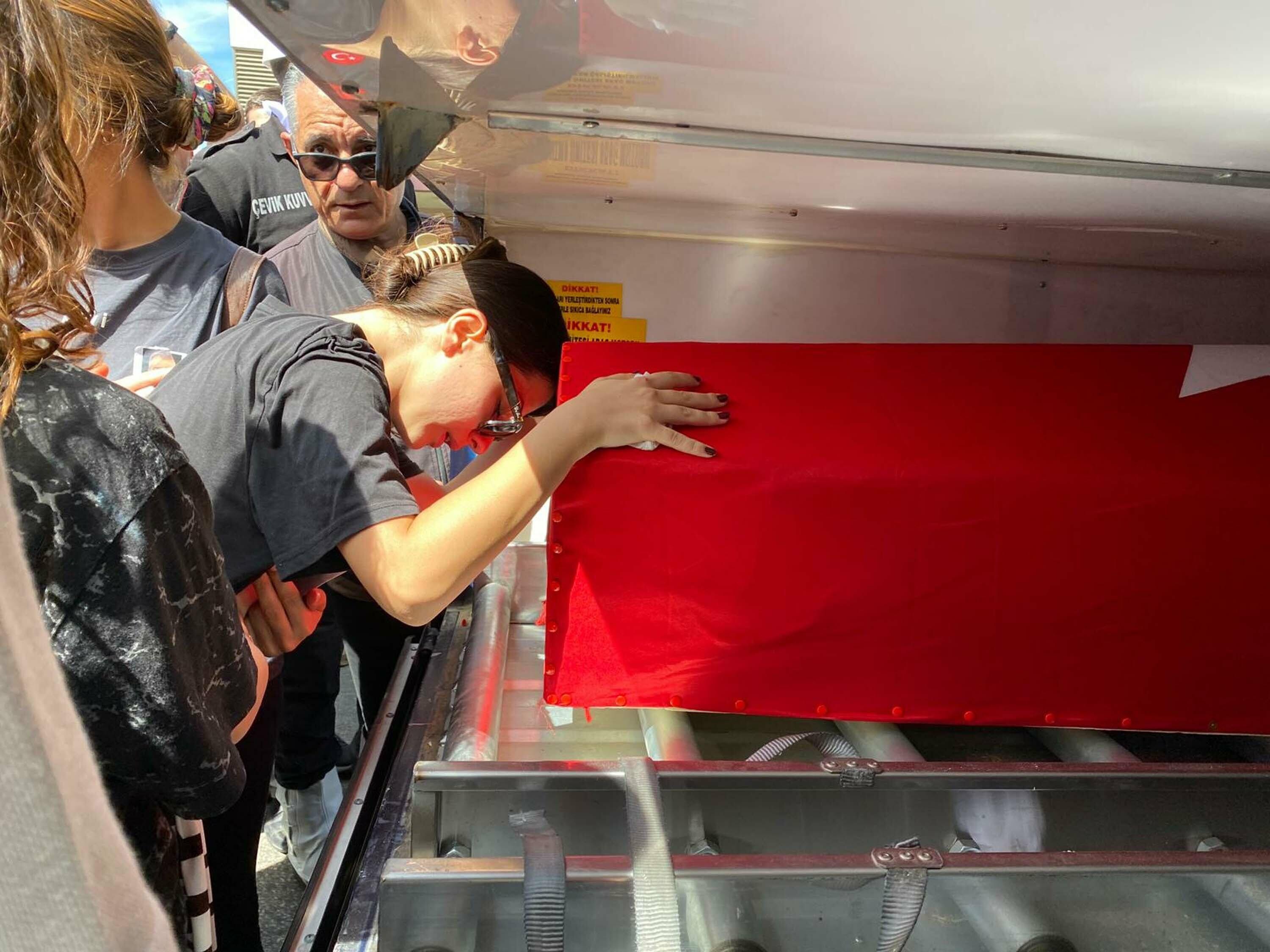 İzmir’in şehitlerine veda