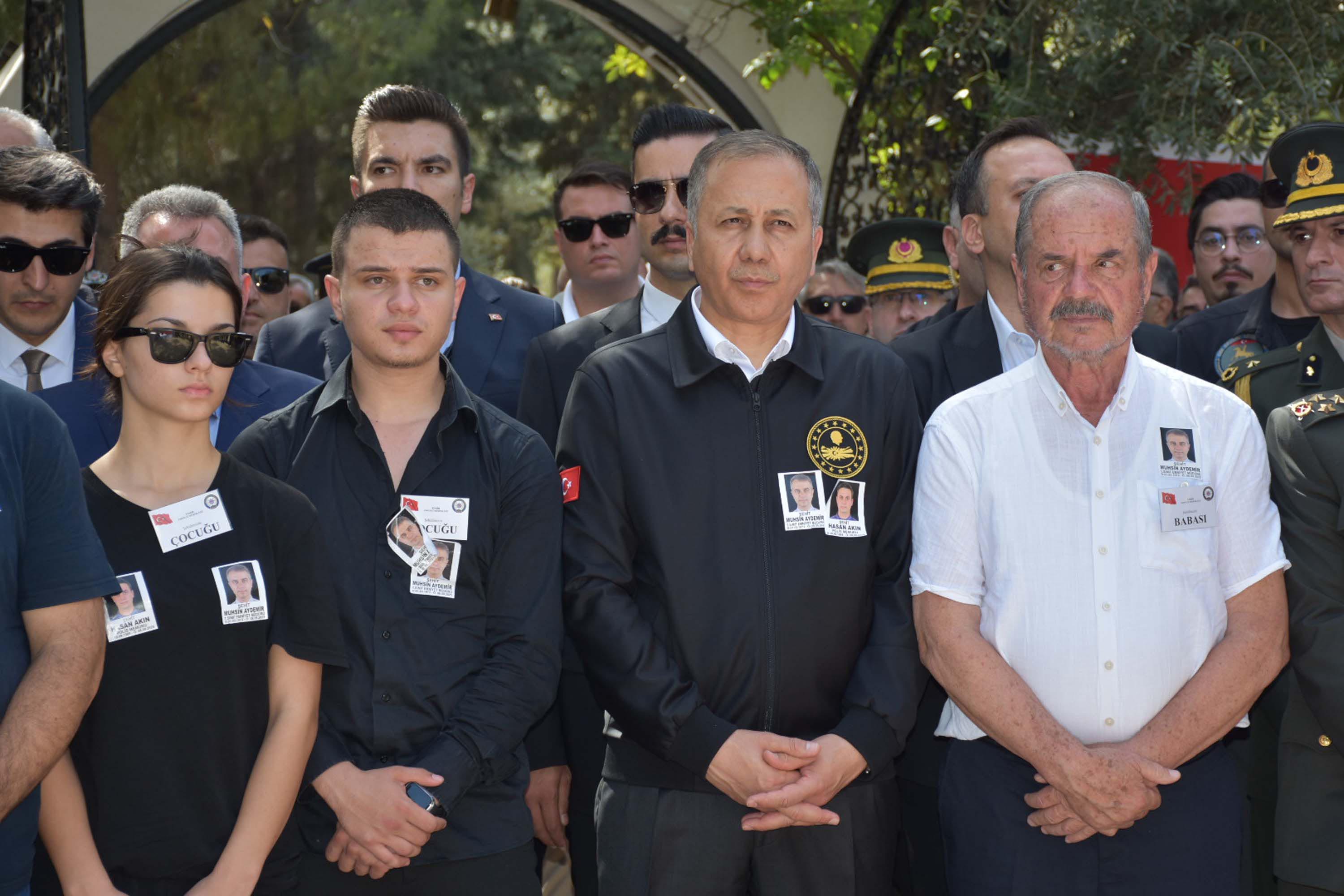 İzmir’in şehitlerine veda