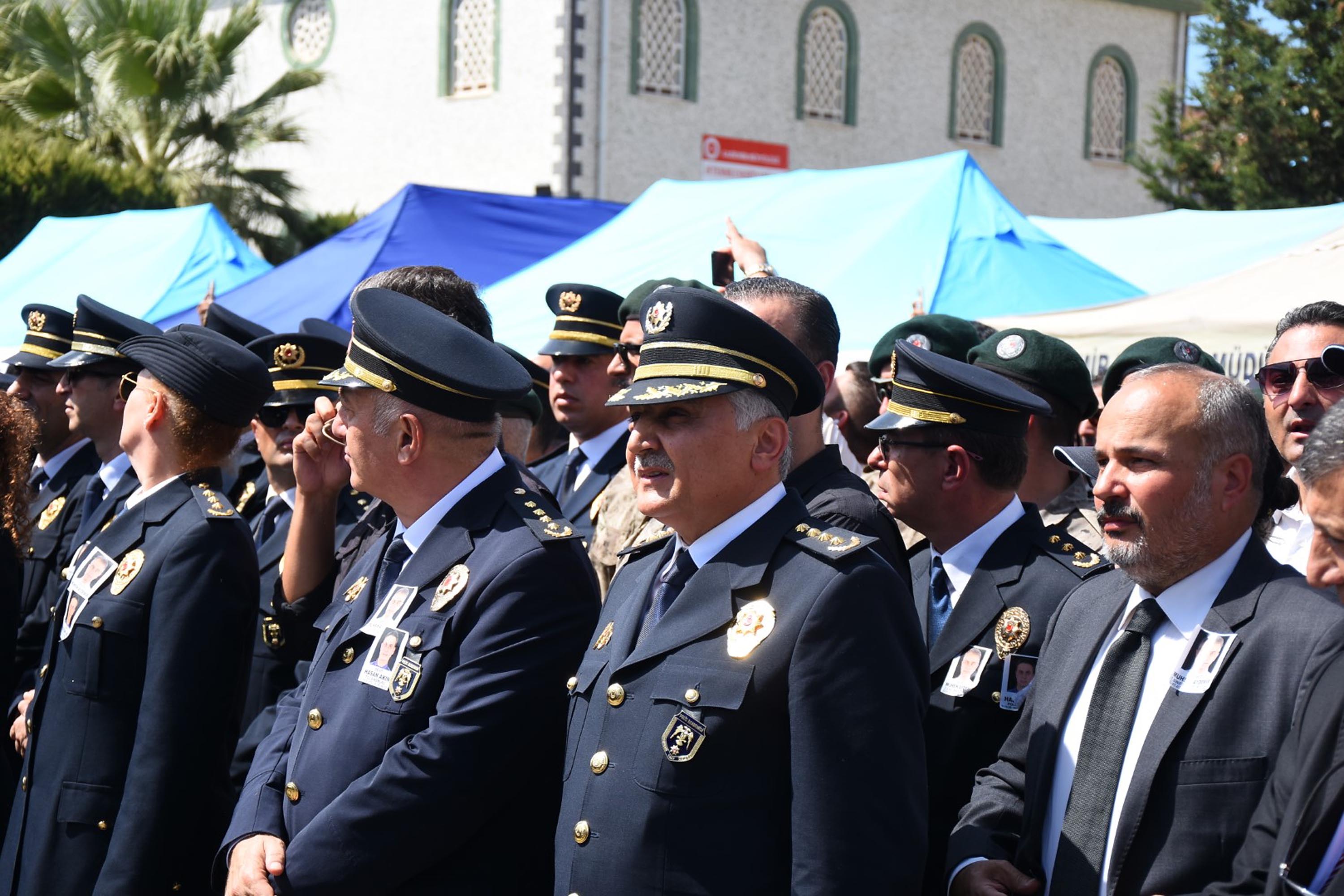İzmir’in şehitlerine veda