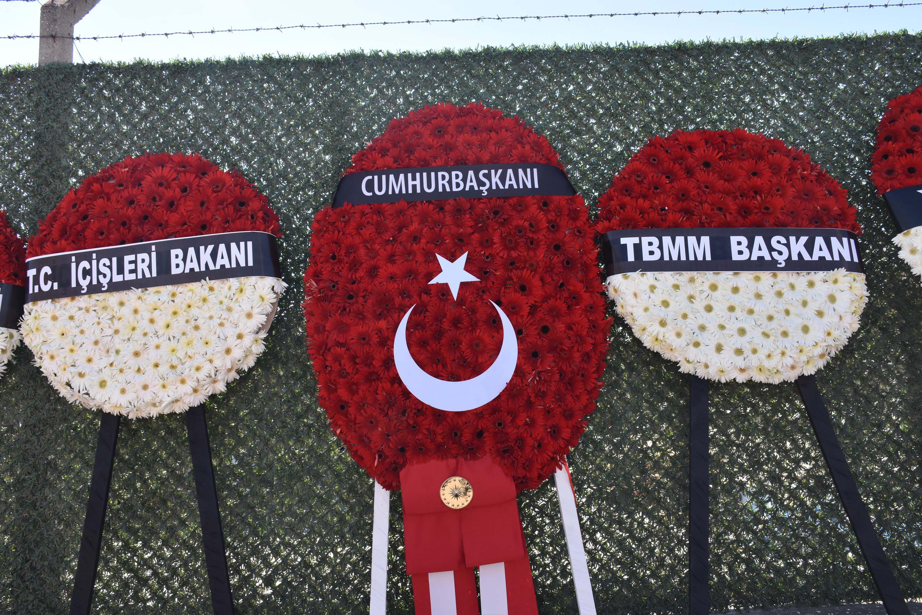 İzmir’in şehitlerine veda
