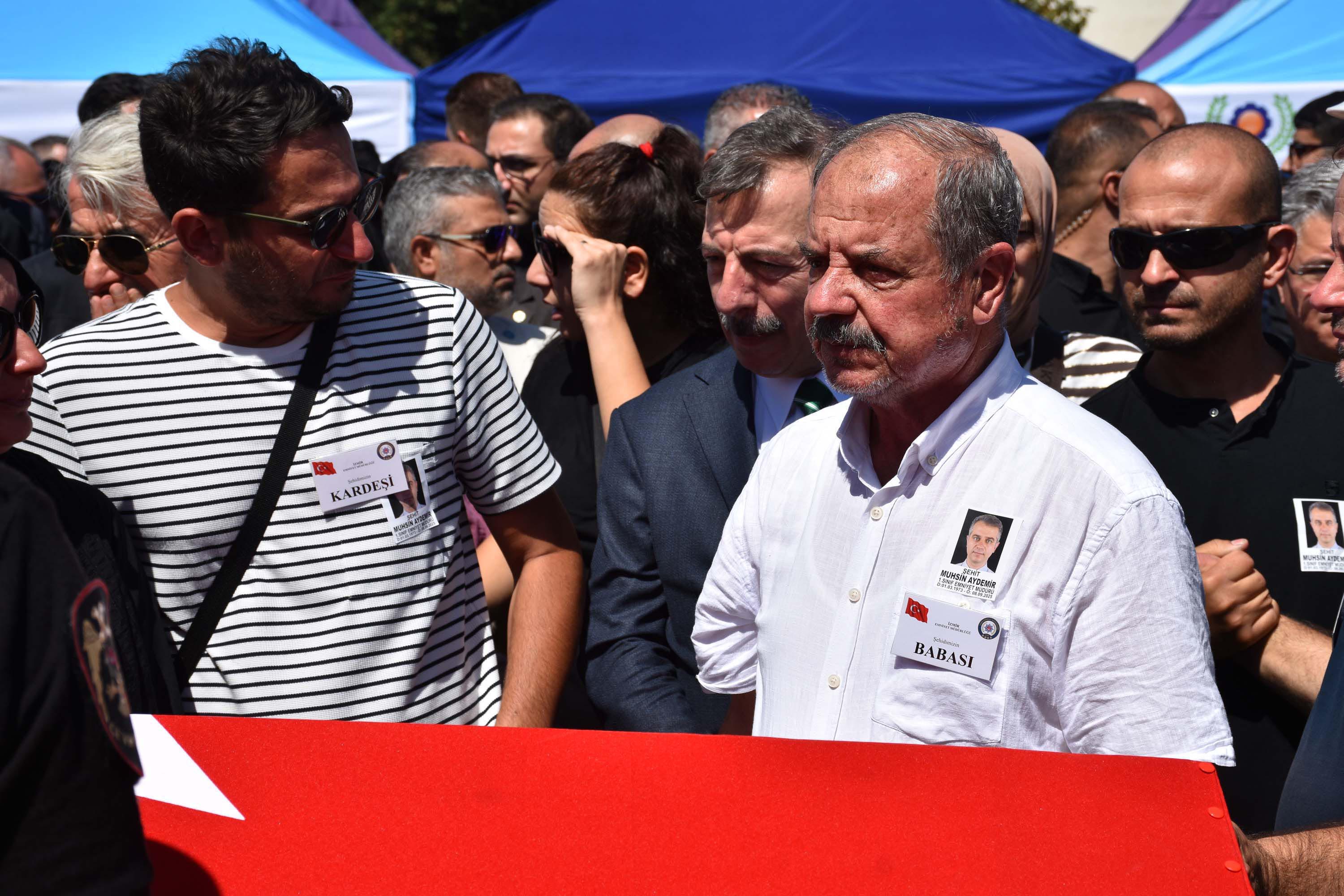 İzmir’in şehitlerine veda