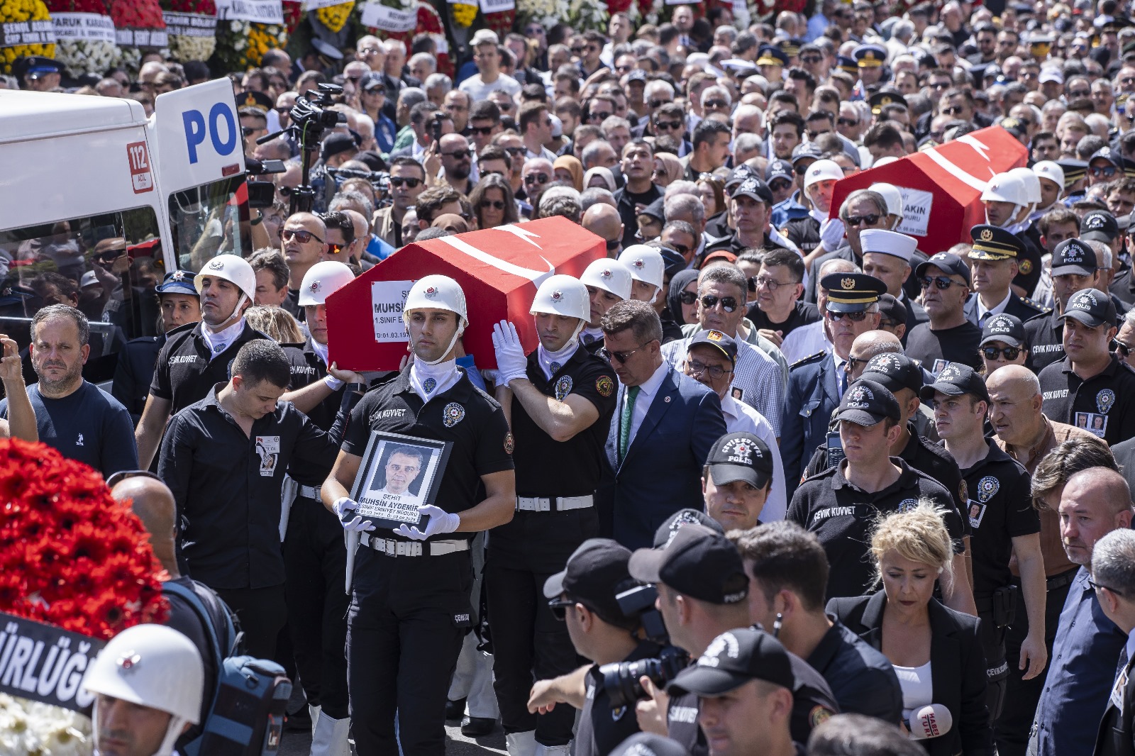İzmir’in şehitlerine veda