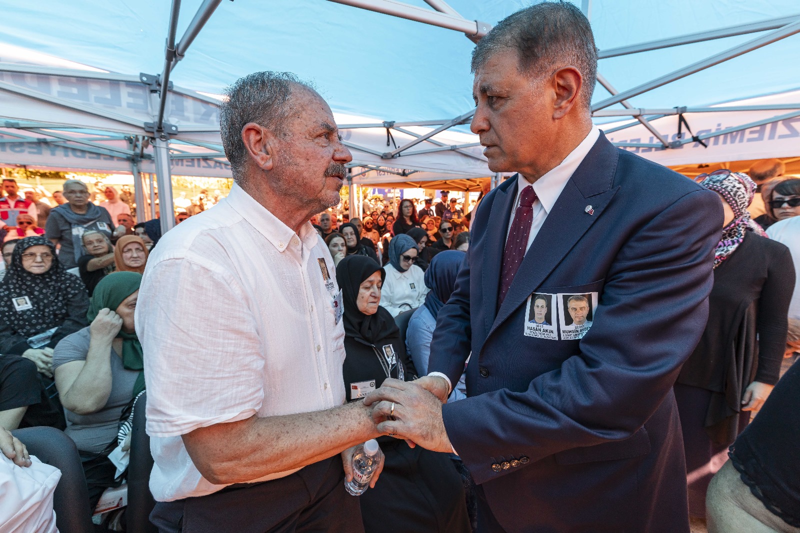 İzmir’in şehitlerine veda