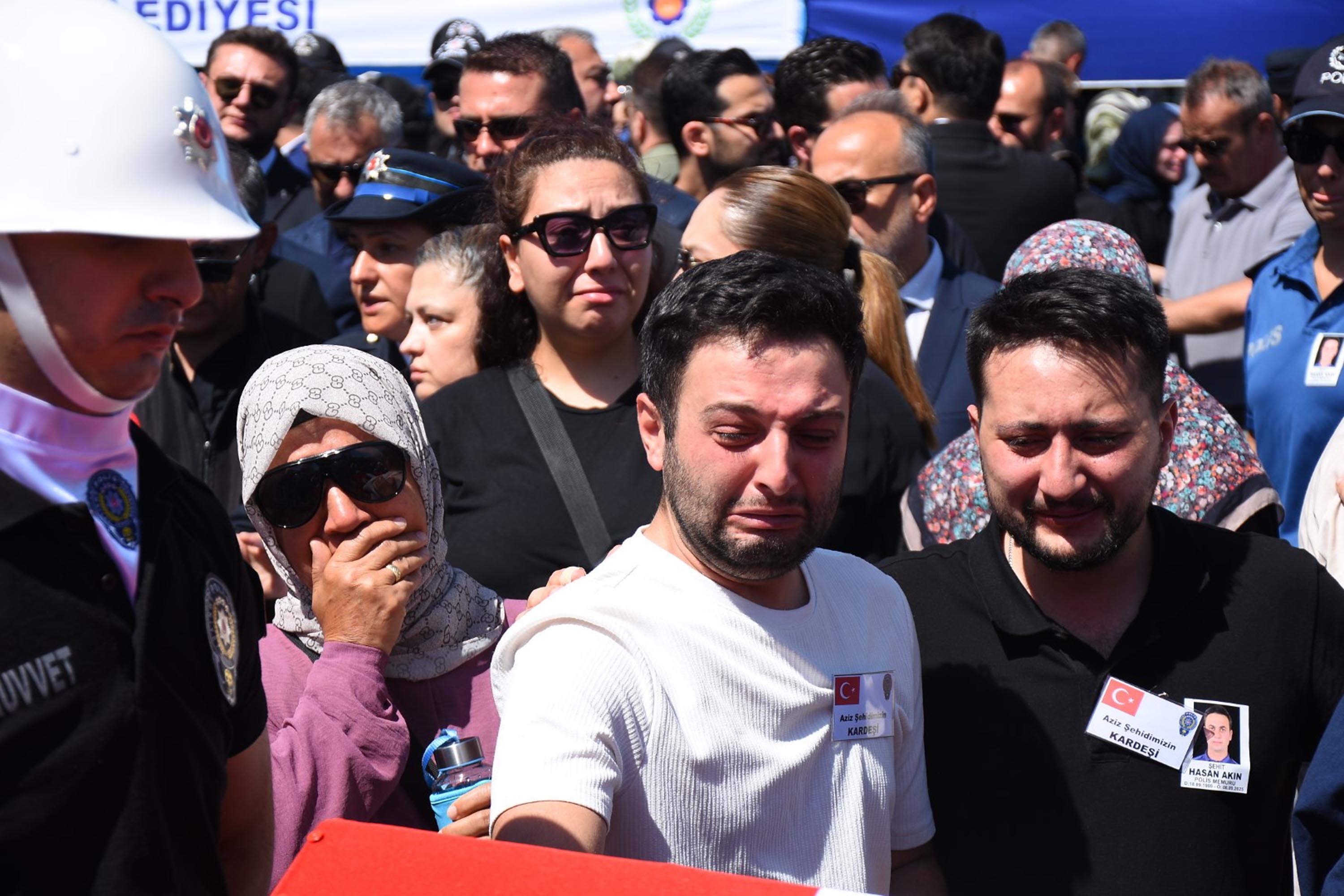 İzmir’in şehitlerine veda