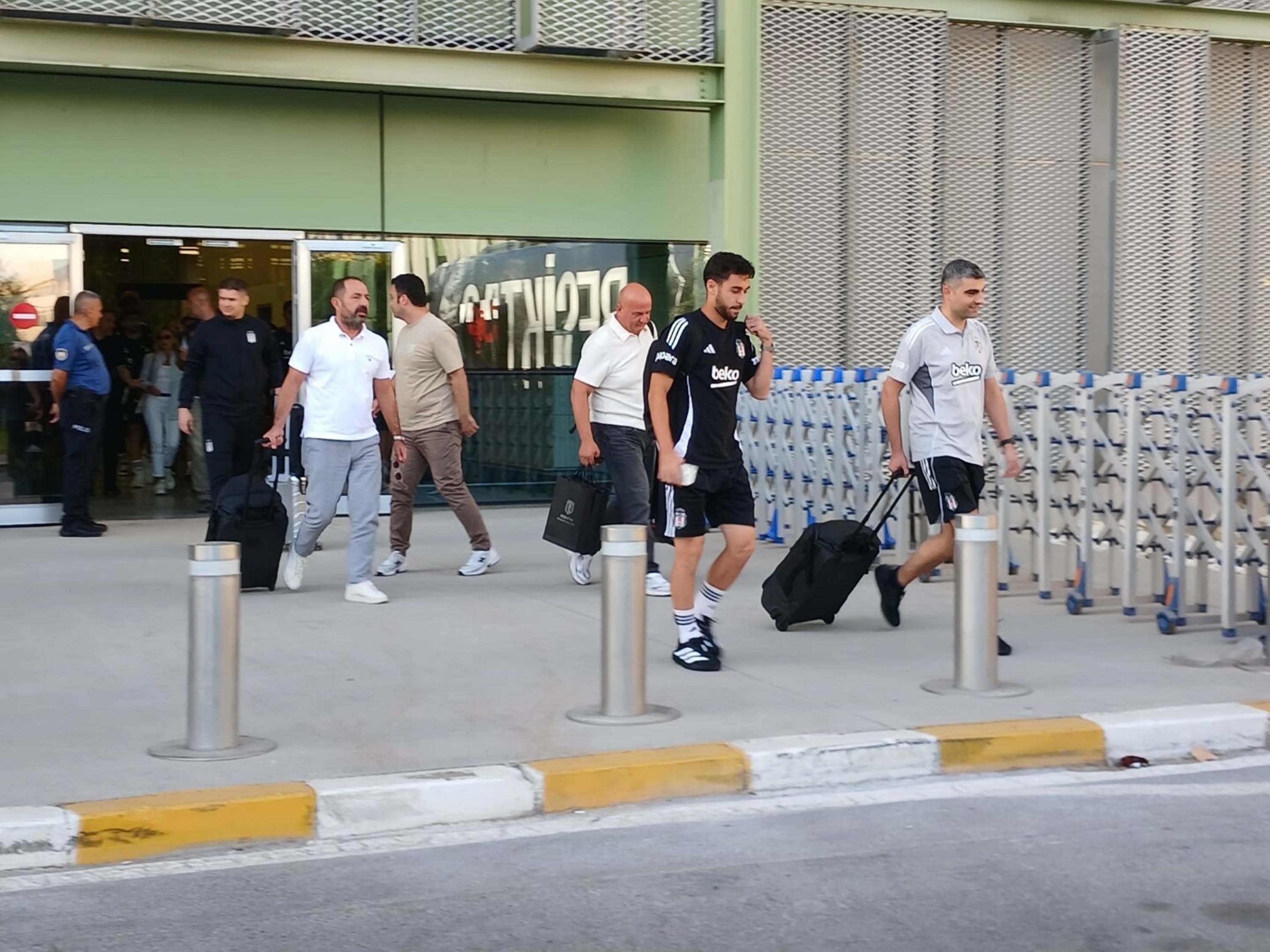 Beşiktaş, İzmir'e geldi