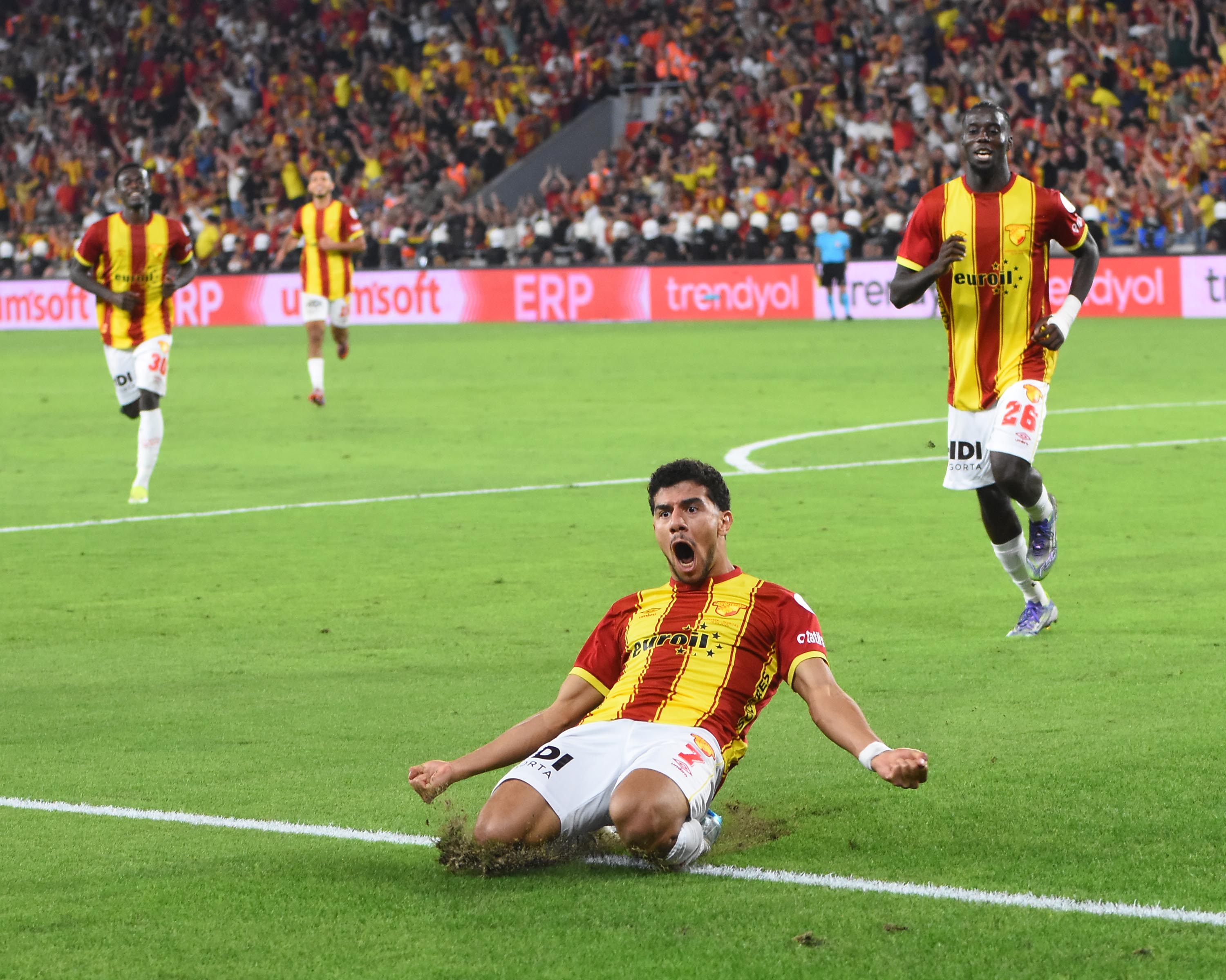 Göztepe-Beşiktaş maçınan özel kareler...