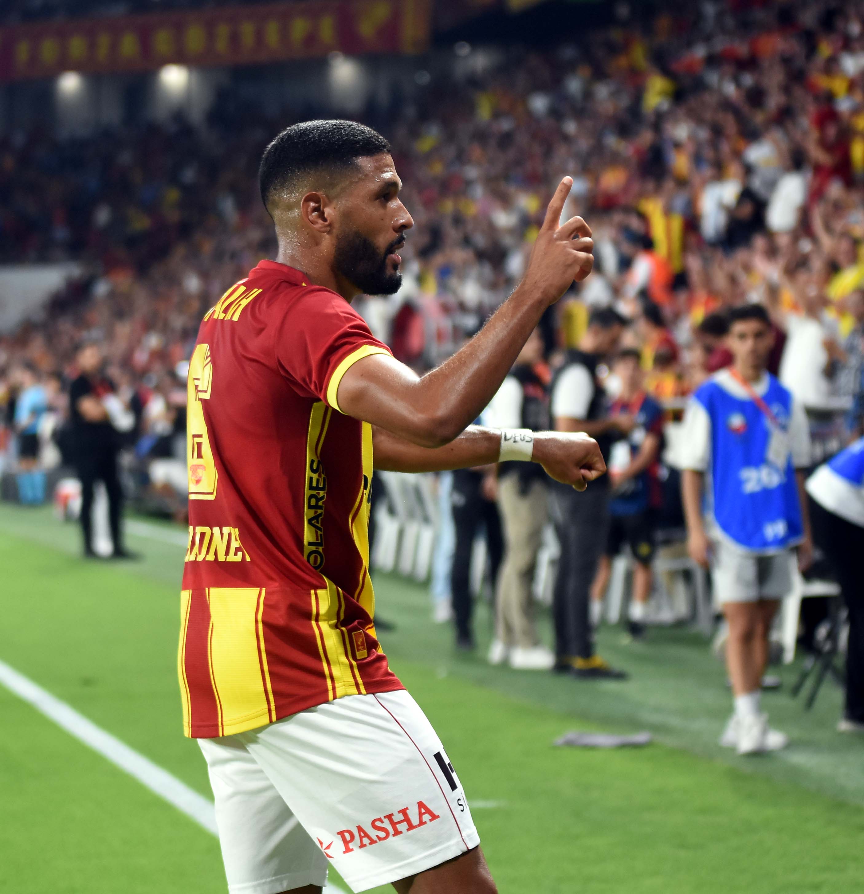 Göztepe-Beşiktaş maçınan özel kareler...