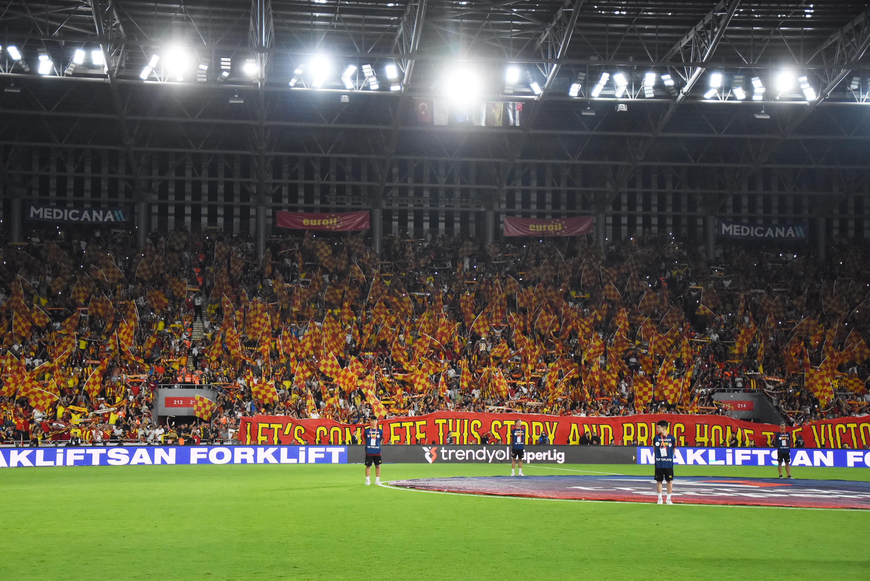 Göztepe-Beşiktaş maçınan özel kareler...