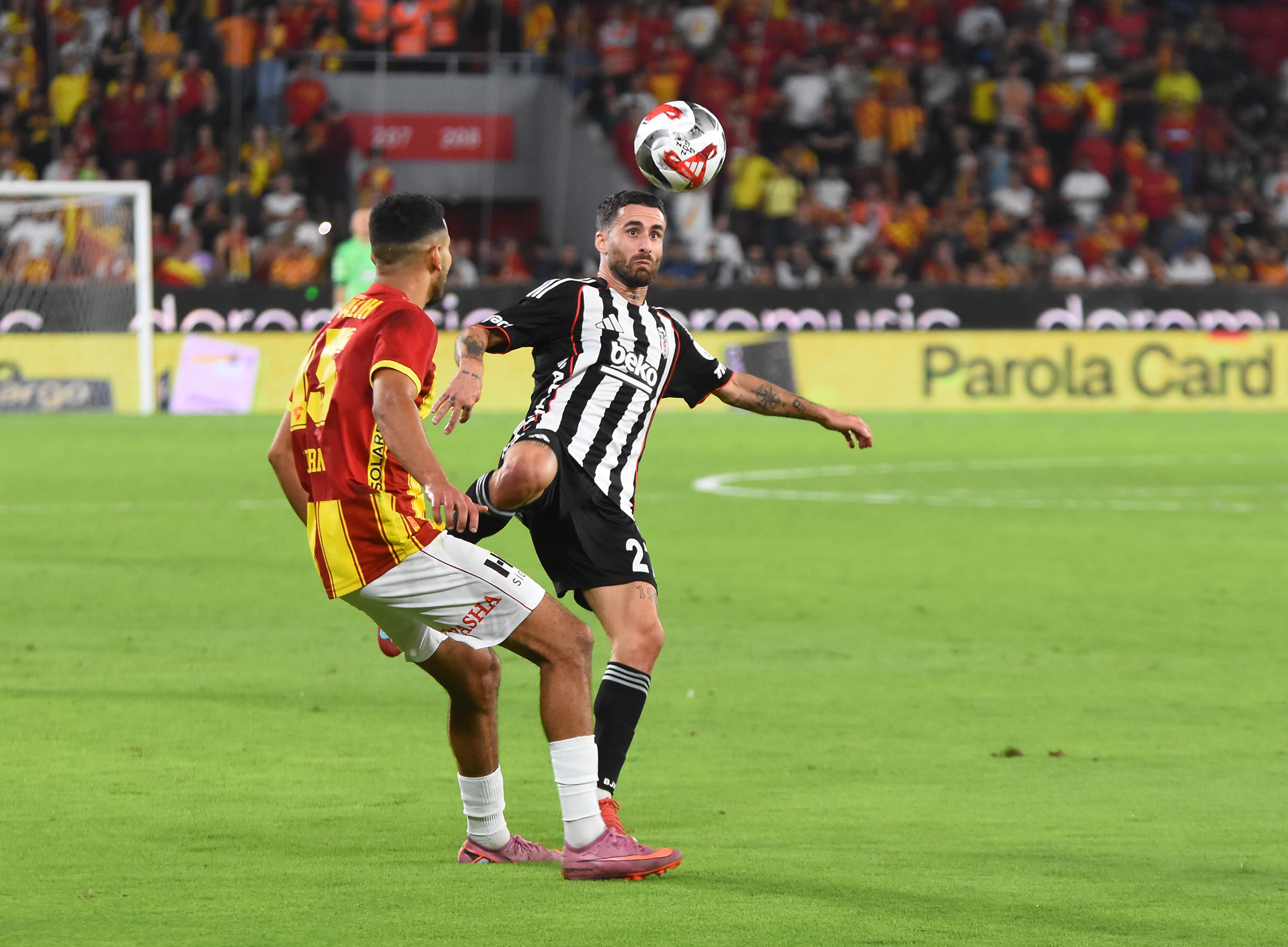 Göztepe-Beşiktaş maçınan özel kareler...
