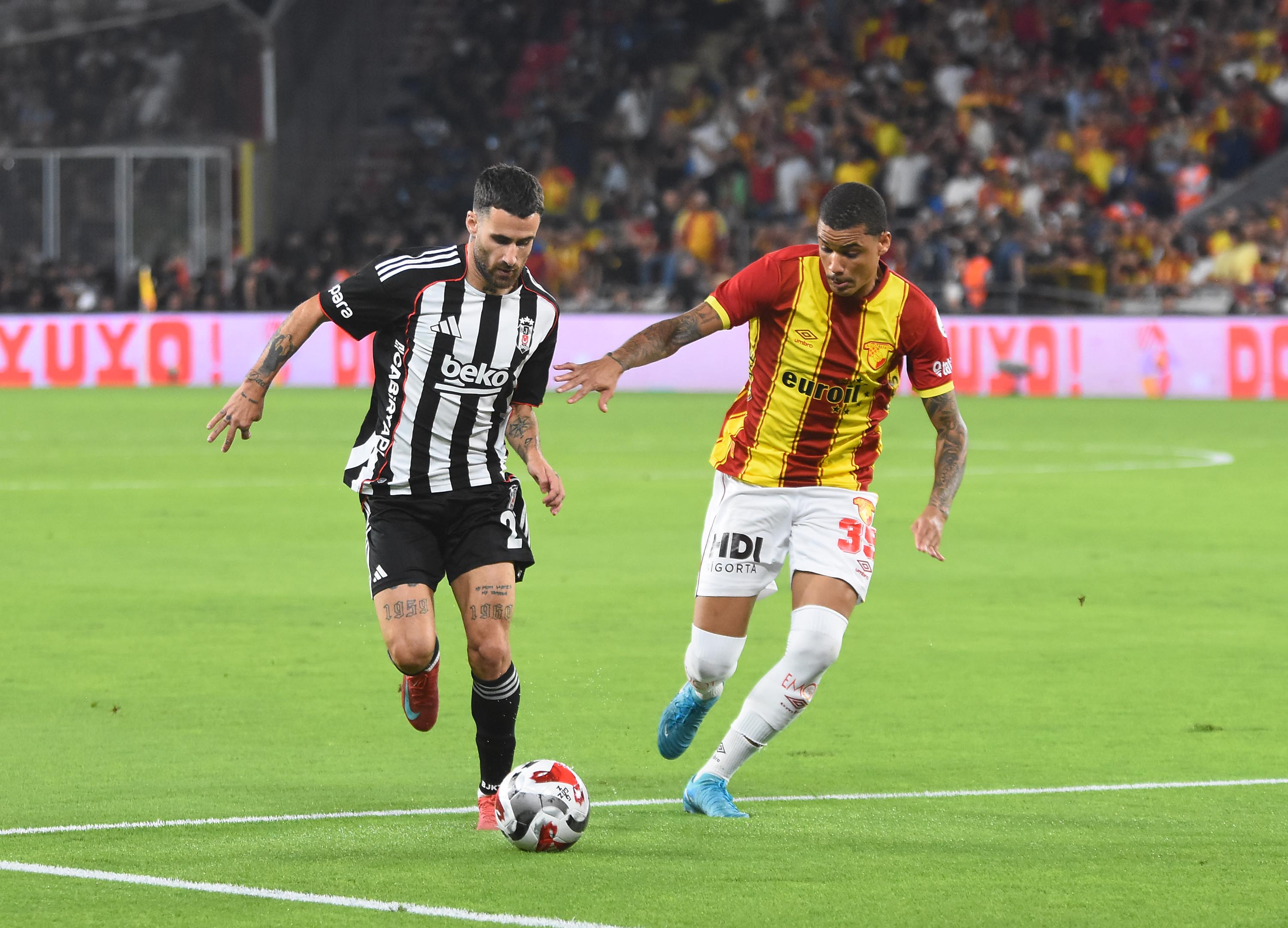 Göztepe-Beşiktaş maçınan özel kareler...