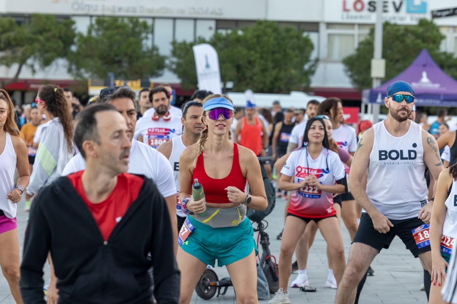 Uluslararası 9 Eylül İzmir Yarı Maratonu renkli görüntülere sahne oldu