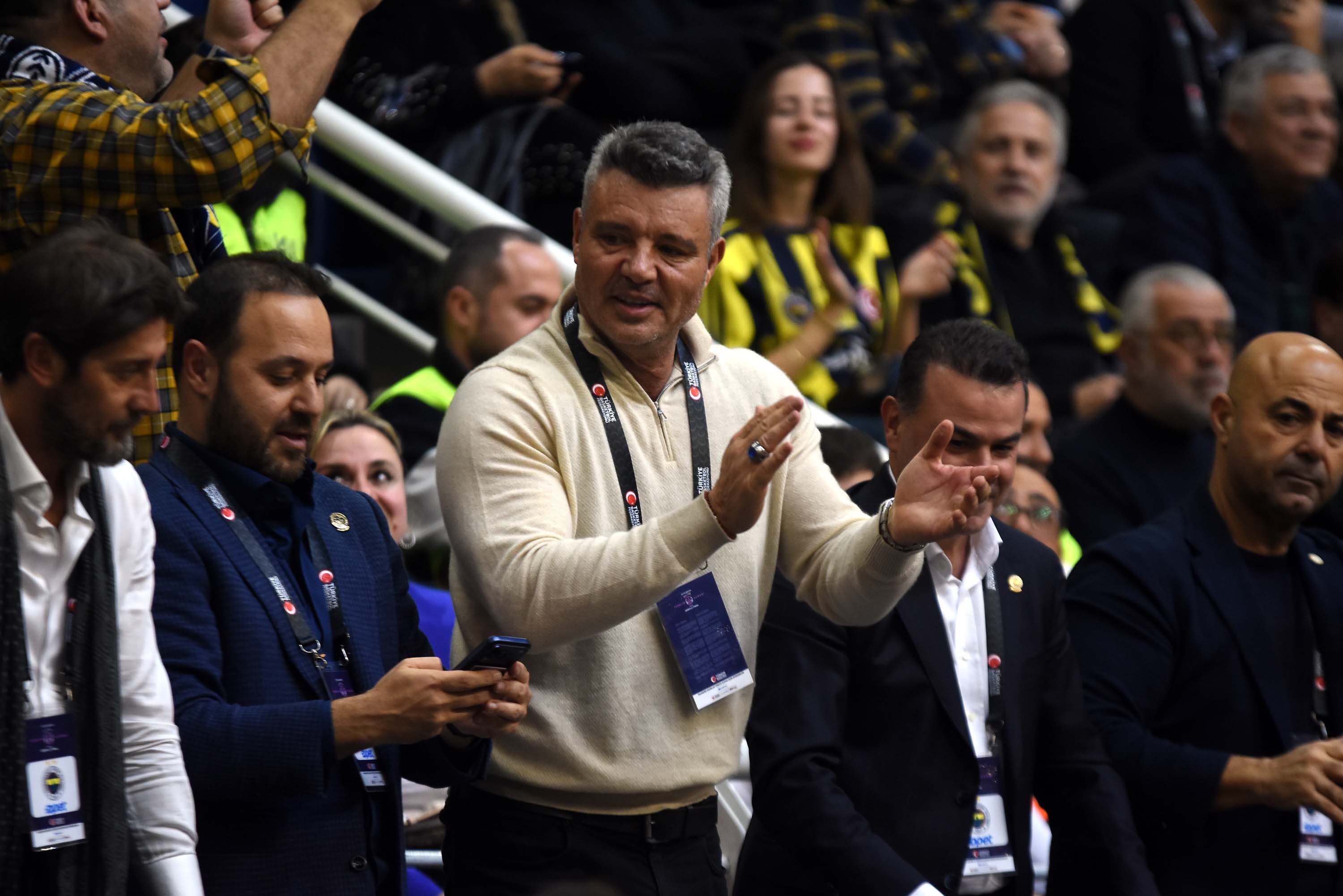 Fenerbahçe’de 15’inci kupa coşkusu
