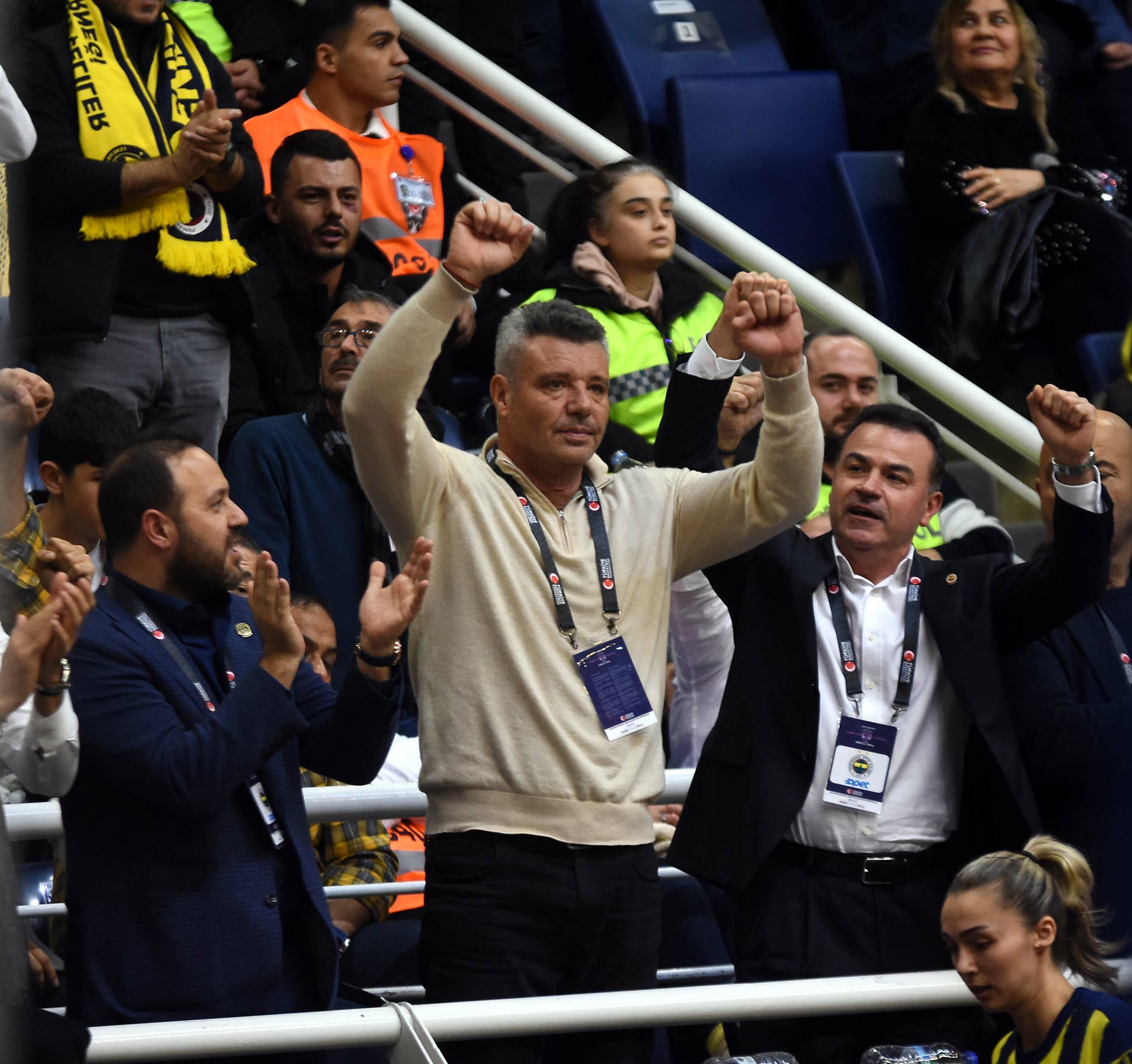 Fenerbahçe’de 15’inci kupa coşkusu