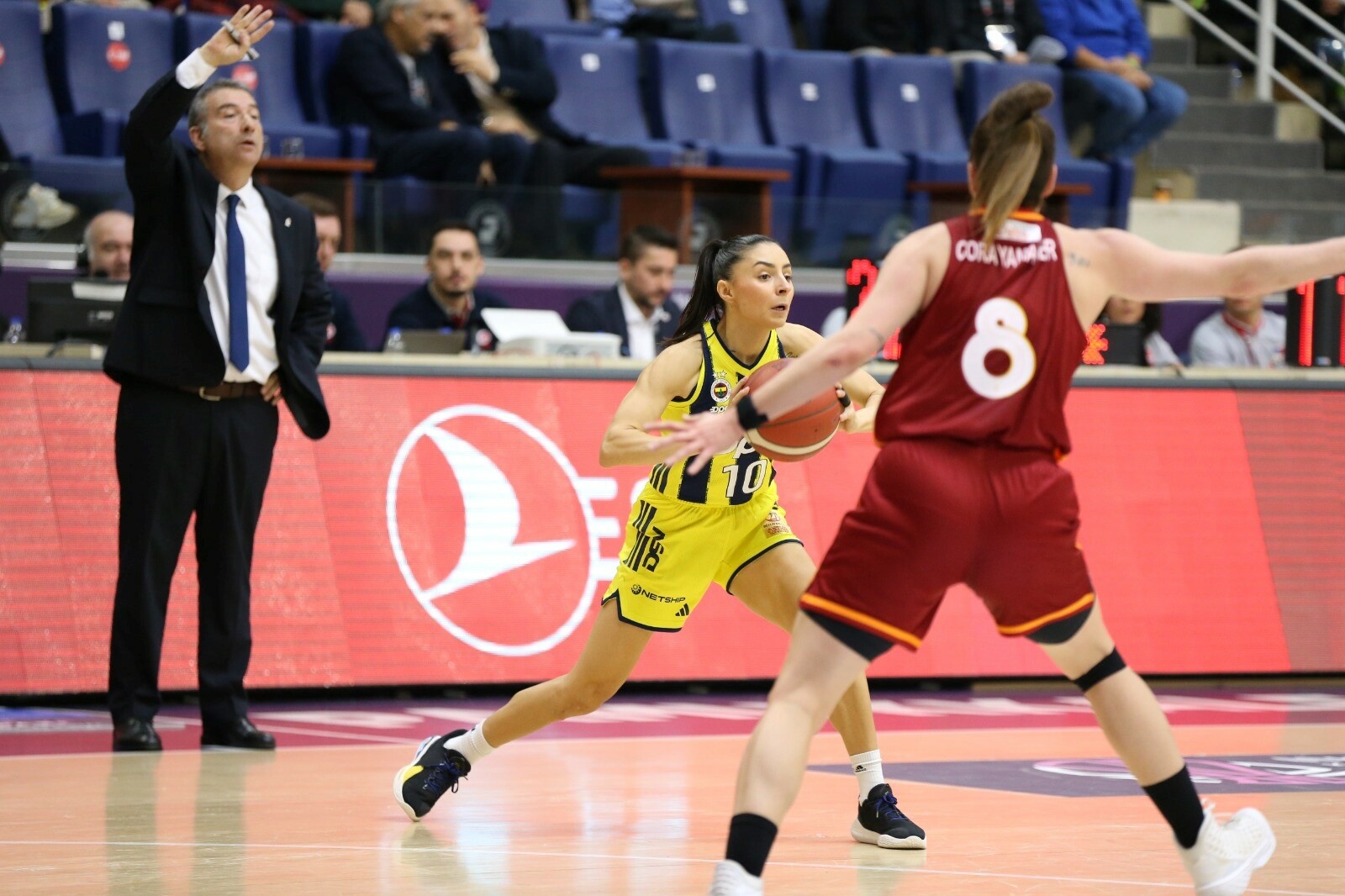 Fenerbahçe’de 15’inci kupa coşkusu