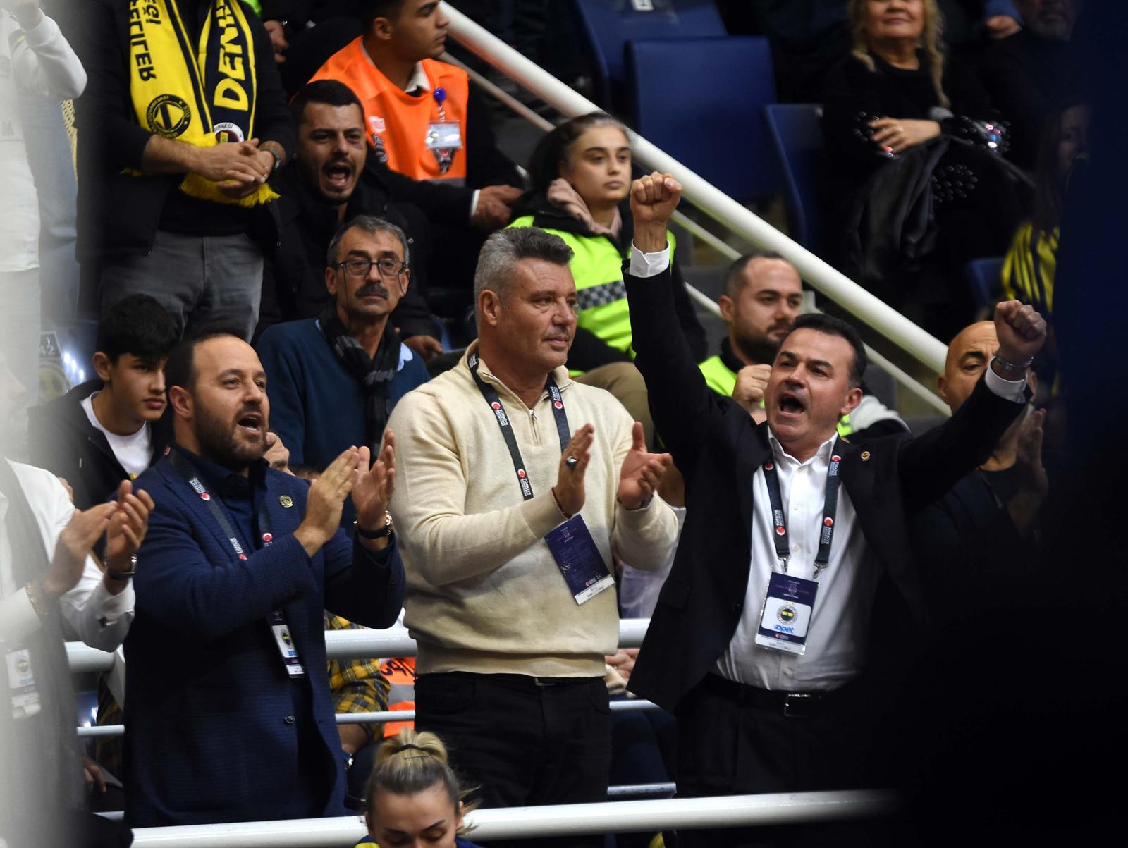 Fenerbahçe’de 15’inci kupa coşkusu