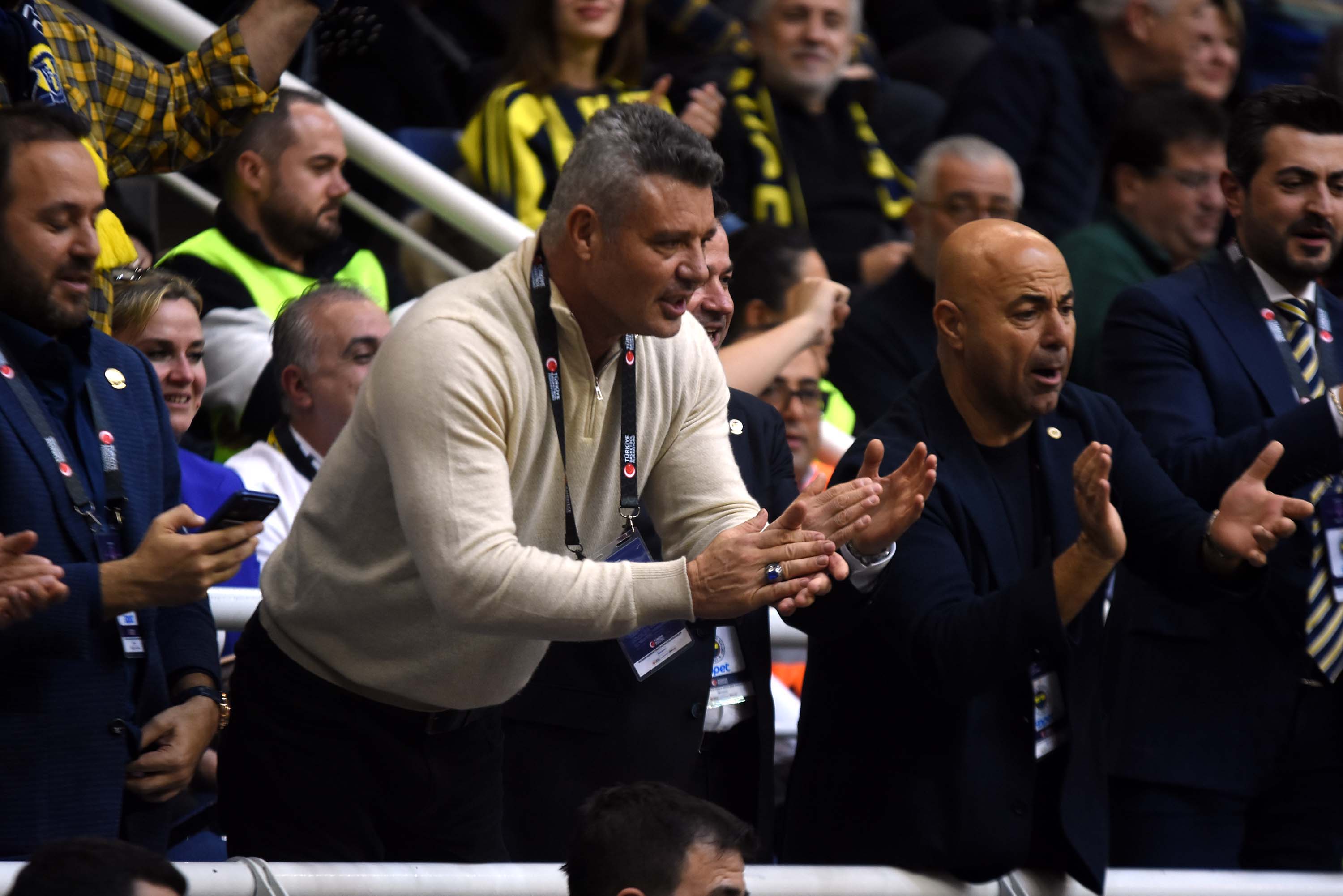 Fenerbahçe’de 15’inci kupa coşkusu