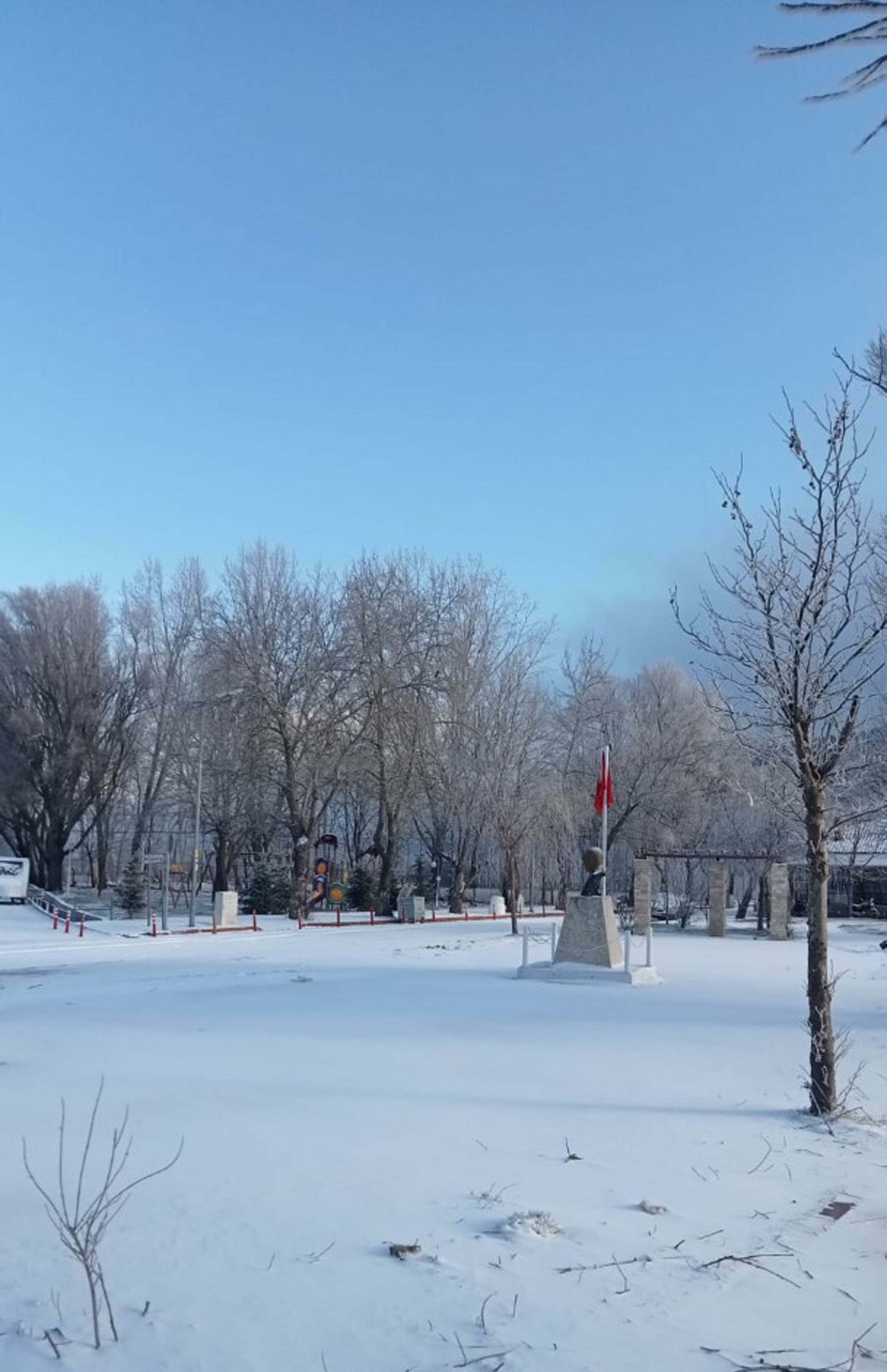Gölcük ve Bozdağ yaylaları beyaz örtüyle kaplandı