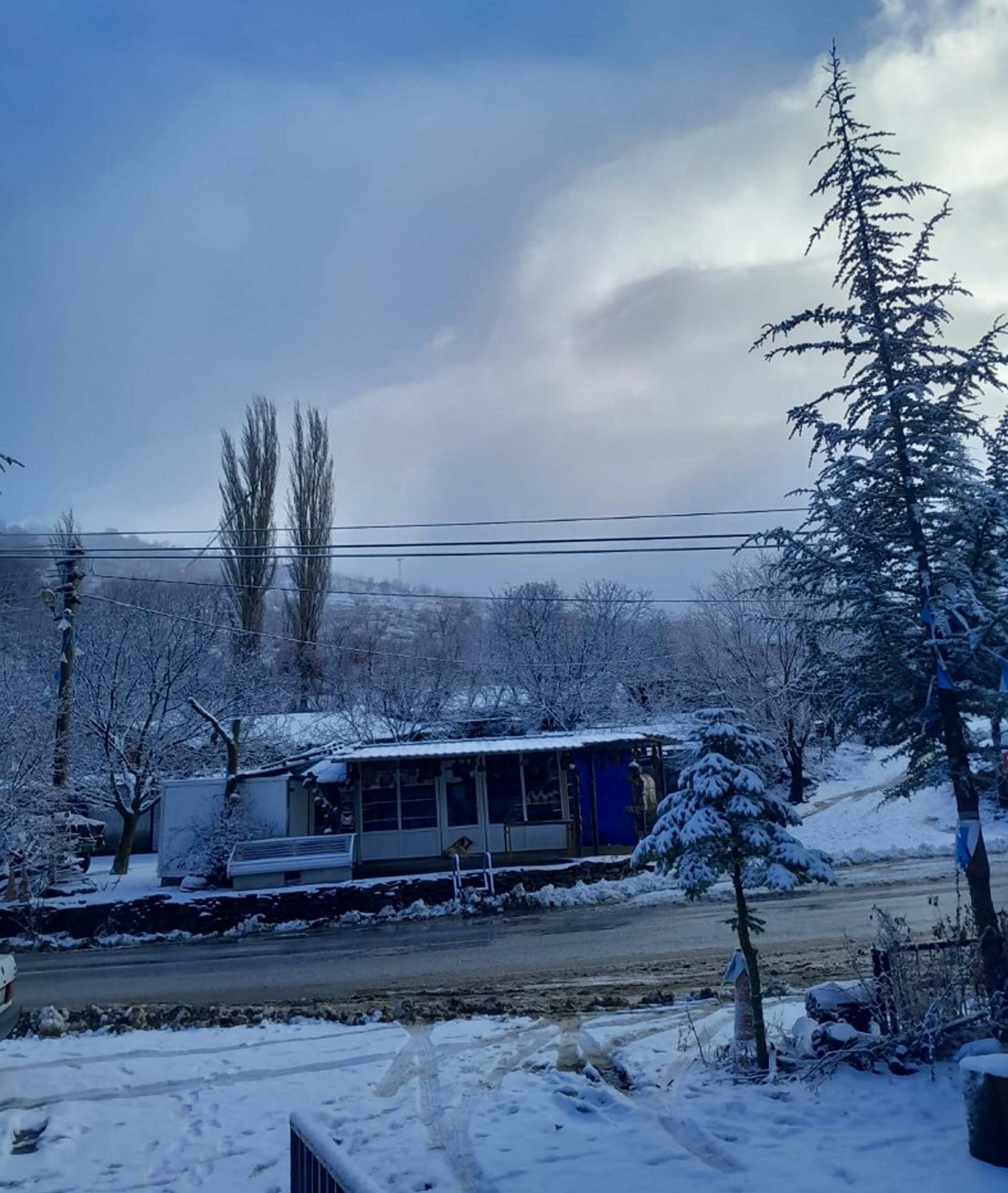 Gölcük ve Bozdağ yaylaları beyaz örtüyle kaplandı