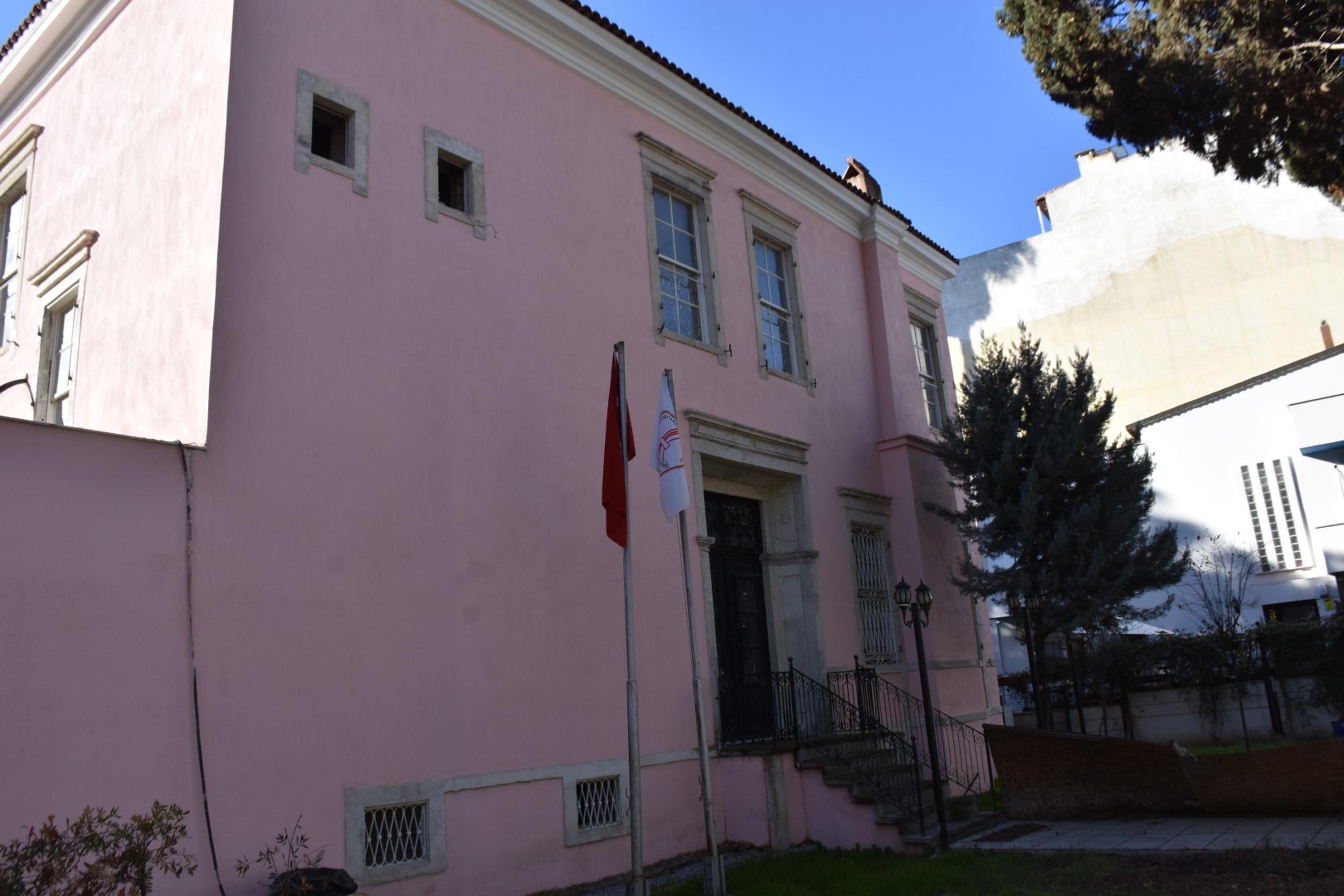 Latife Hanım Köşkü'nün bakımsızlığı tepkilere neden oldu