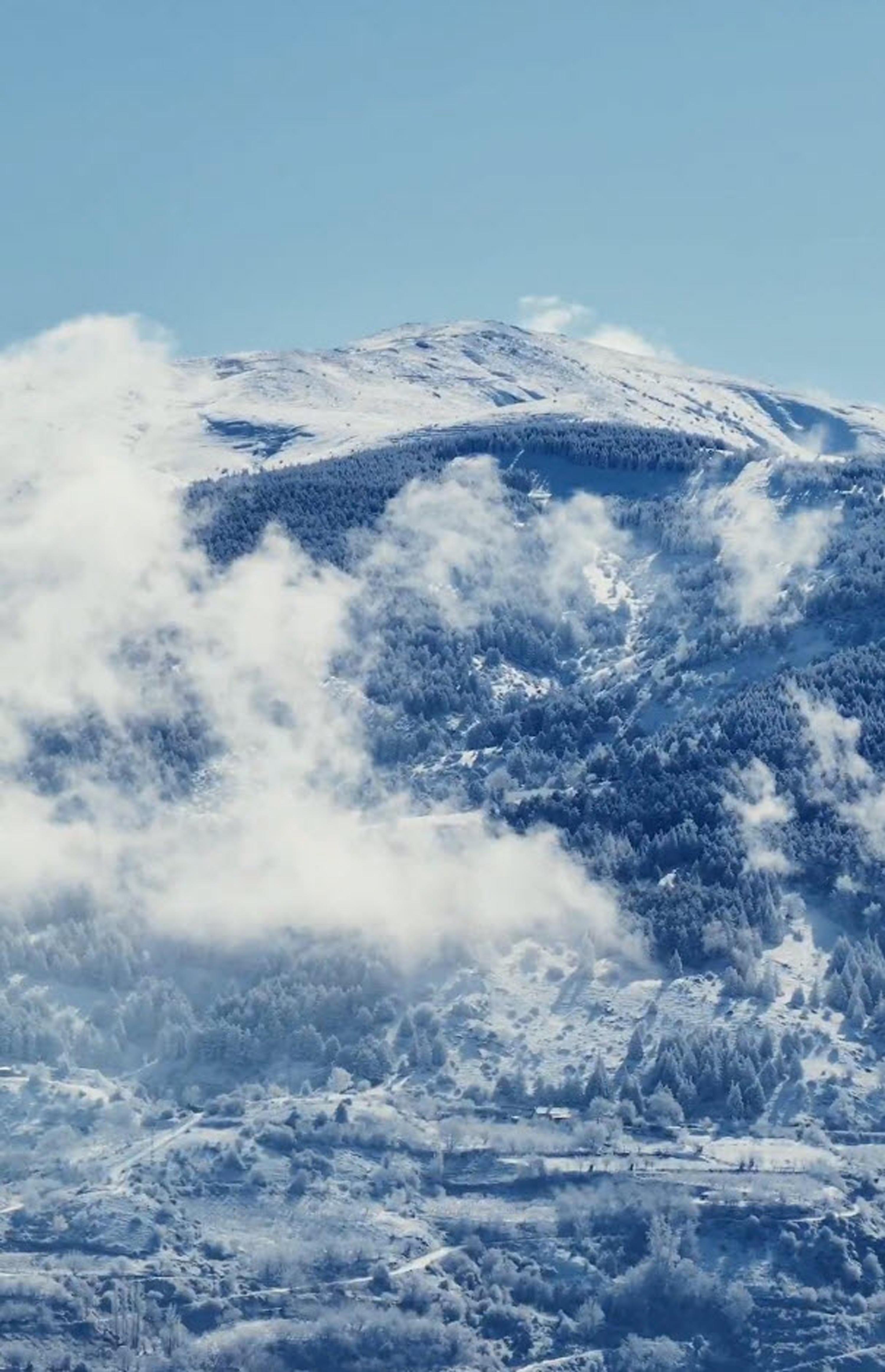 İzmir'in dağları masal diyarına döndü!