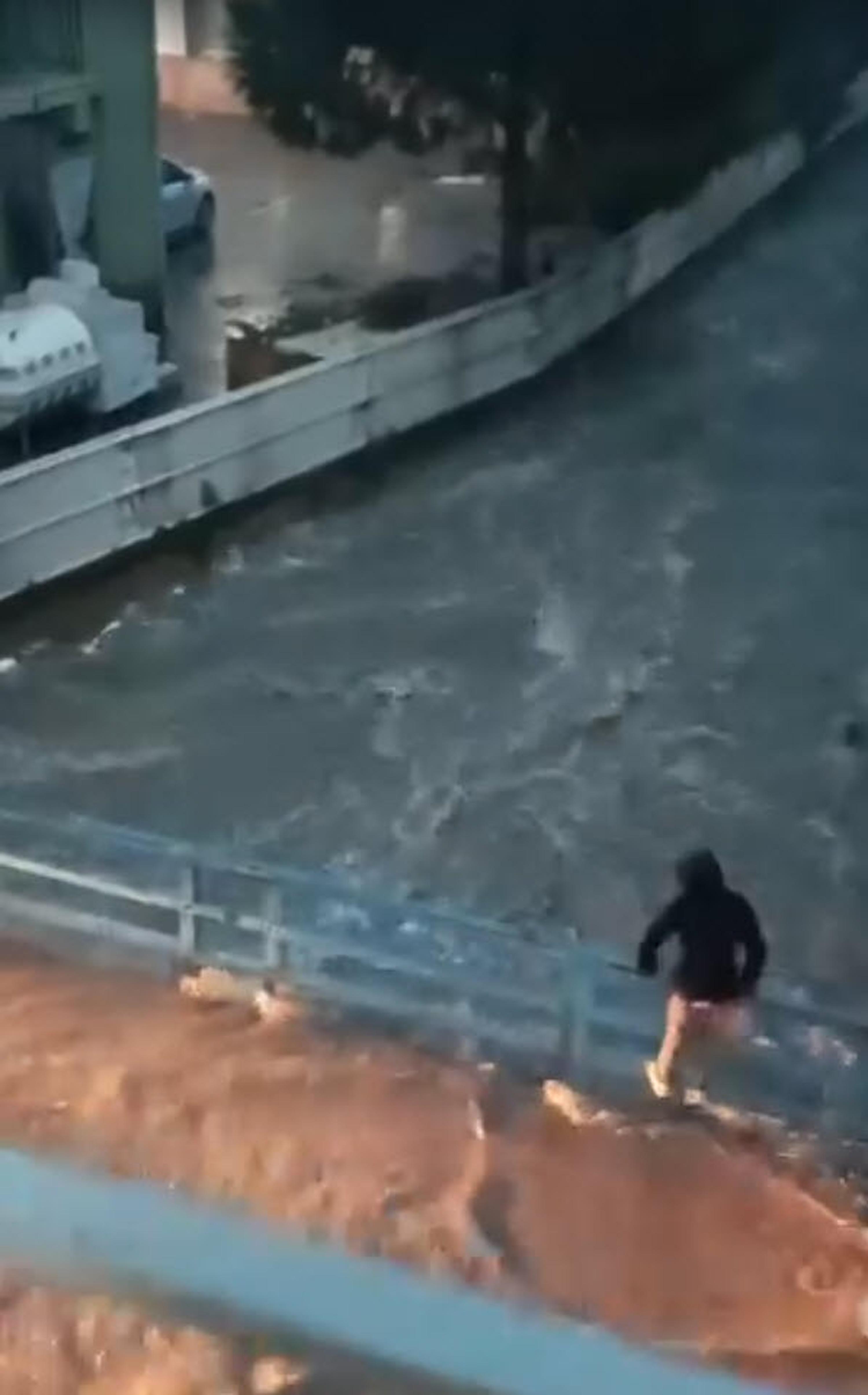 İzmir'de sağanak etkili oldu