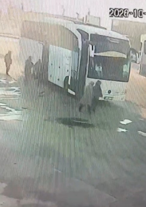 Manisa'da tur otobüsü ve TIR'ın çarpıştığı kazada 11 ölü, 27 yaralı