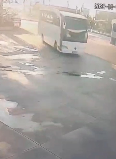 Manisa'da tur otobüsü ve TIR'ın çarpıştığı kazada 11 ölü, 27 yaralı