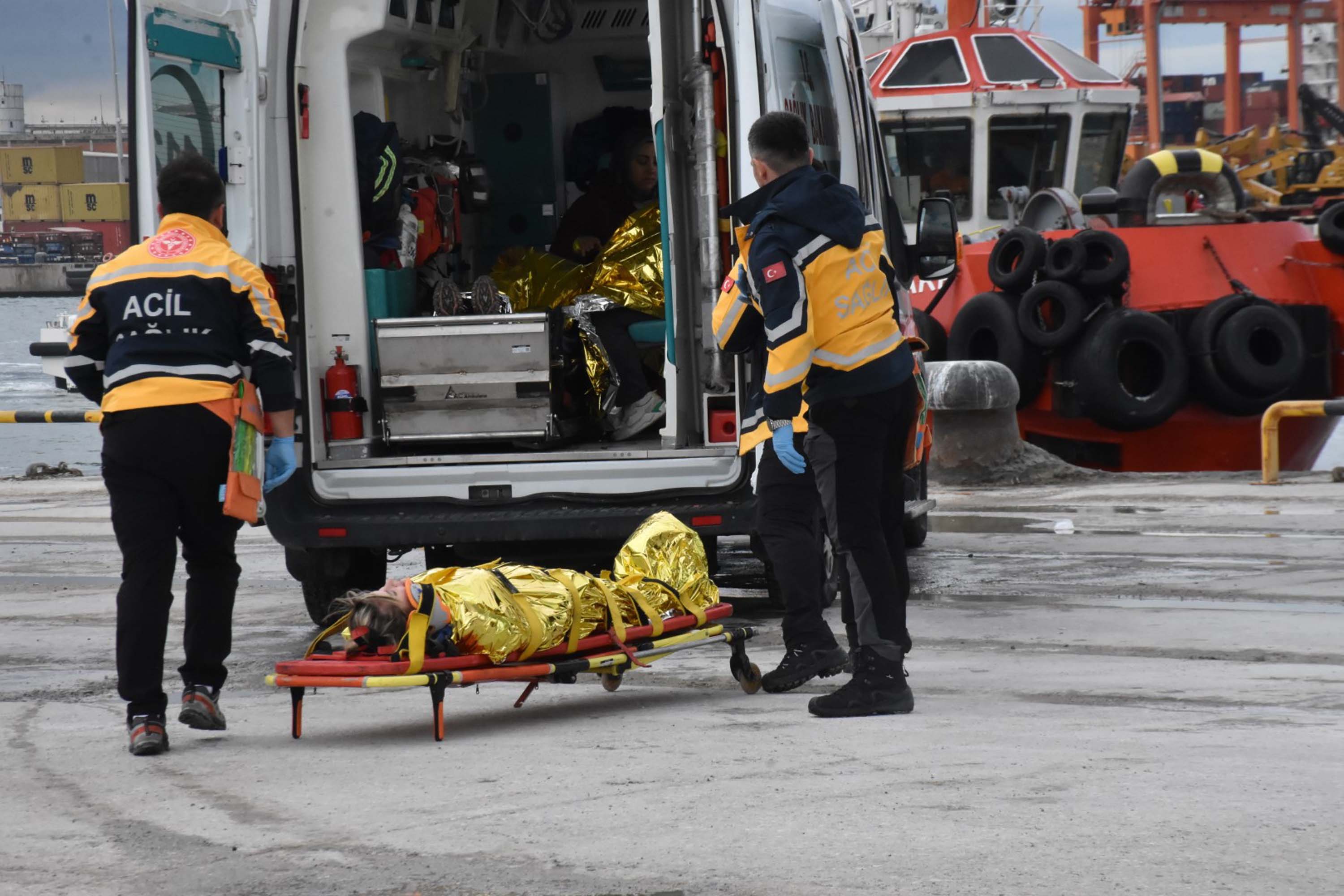 İzmir'de Sağlık Afet Çalışma Grubu Saha Tatbikatı