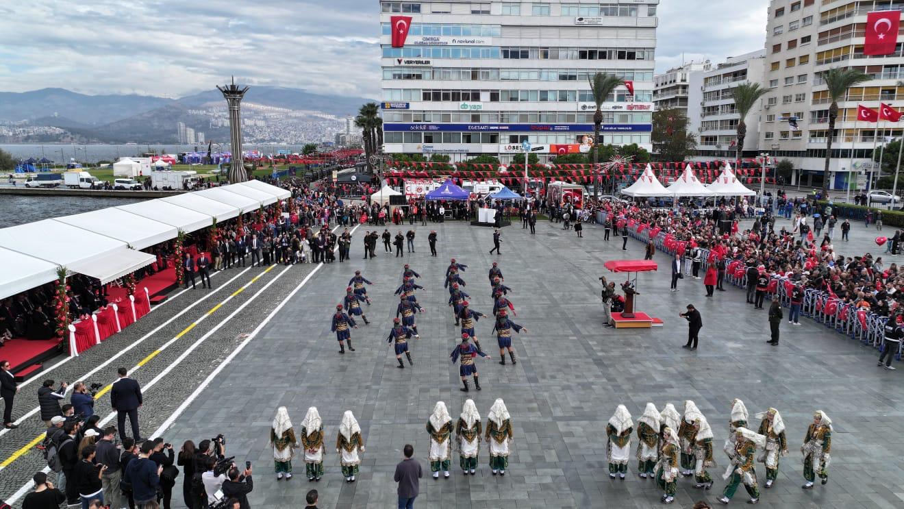 İzmir'de Cumhuriyet'in 103'üncü yılı kutlamalarından görüntüler