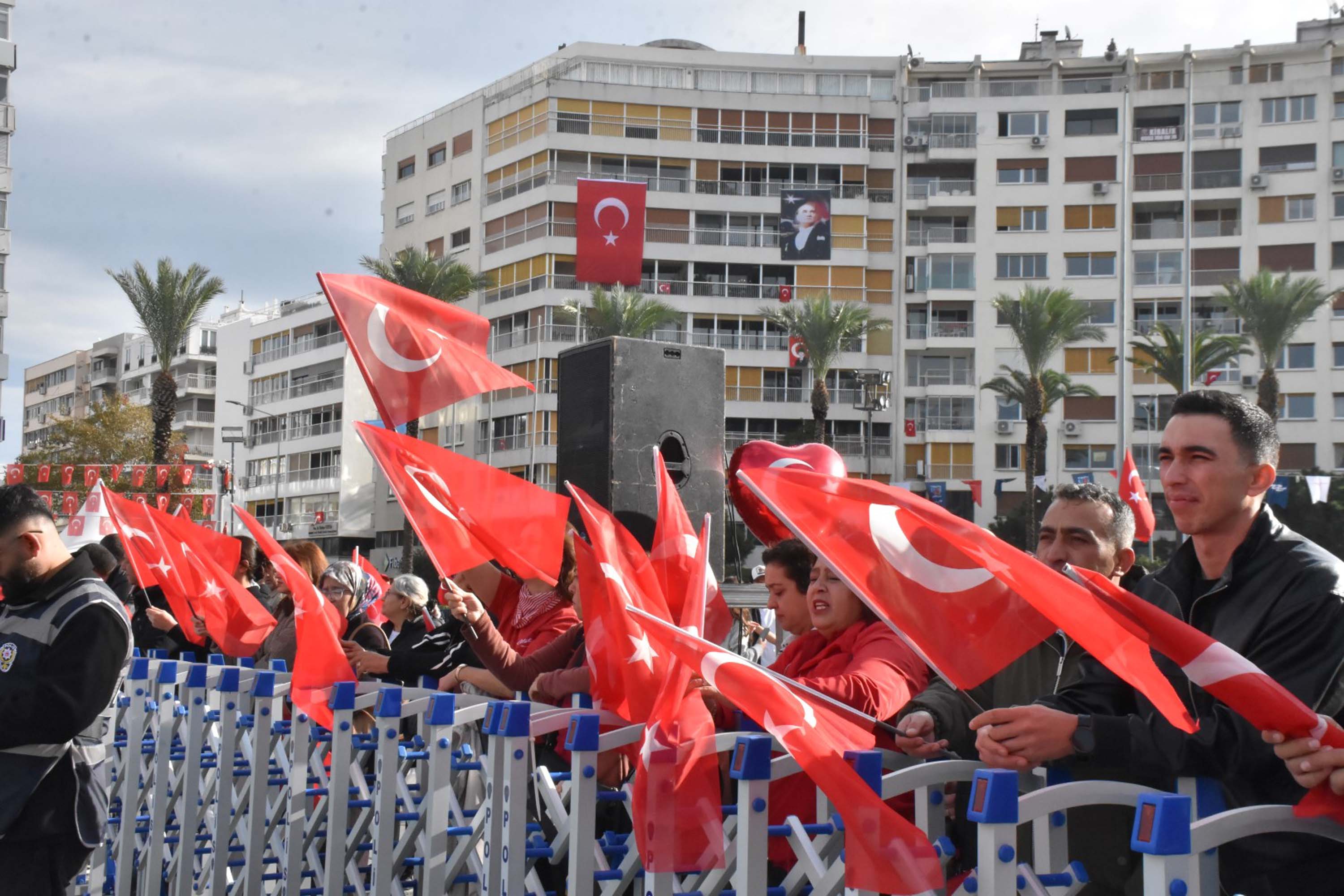 İzmir'de Cumhuriyet'in 103'üncü yılı kutlamalarından görüntüler