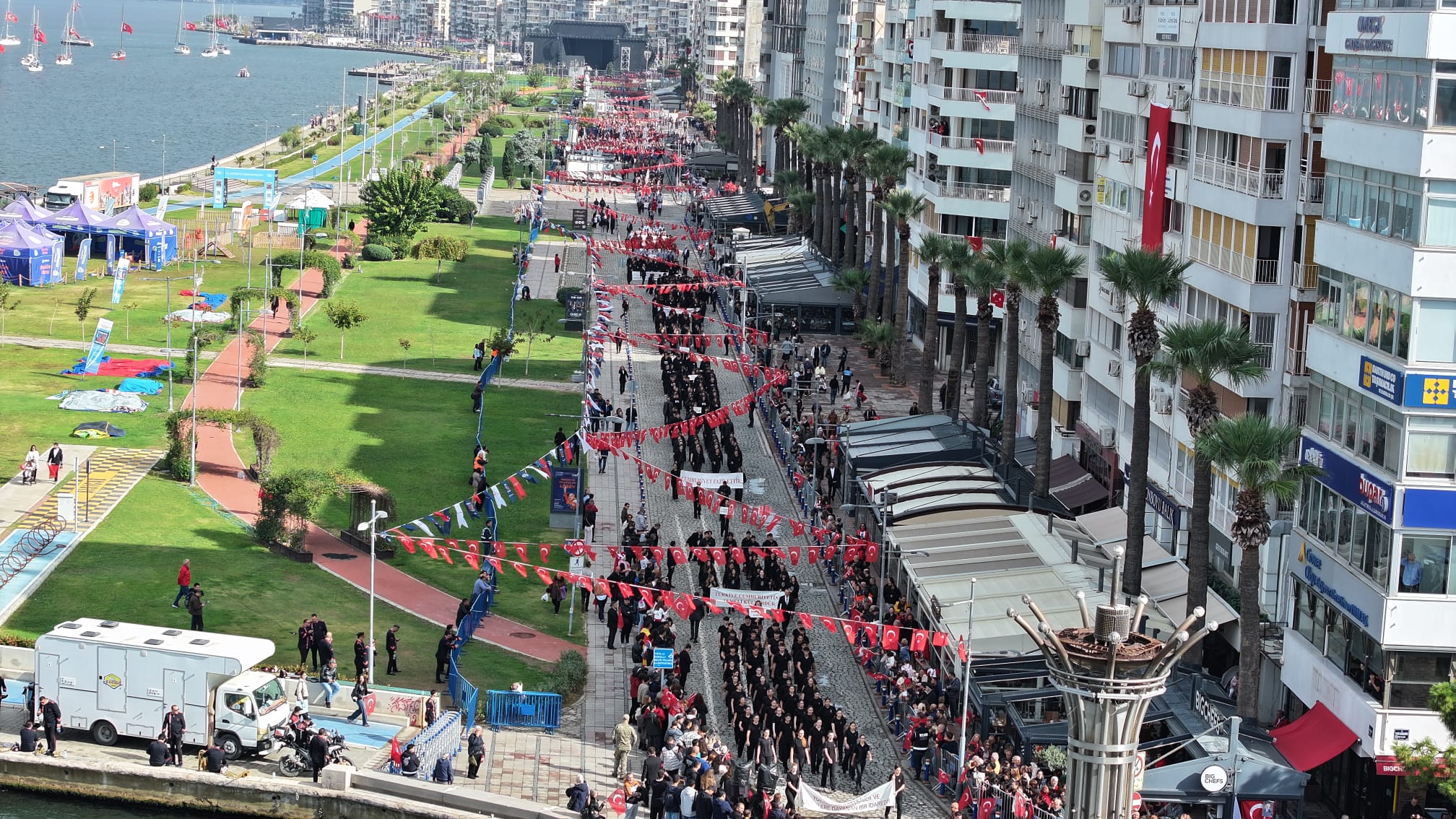 İzmir'de Cumhuriyet'in 103'üncü yılı kutlamalarından görüntüler