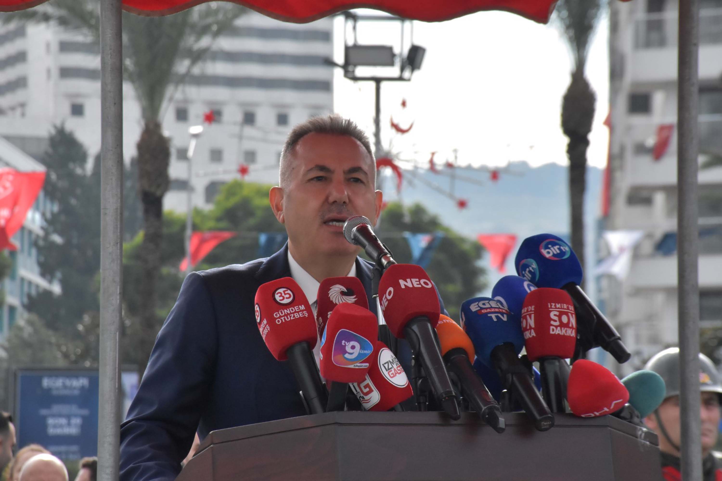 İzmir'de Cumhuriyet'in 103'üncü yılı kutlamalarından görüntüler