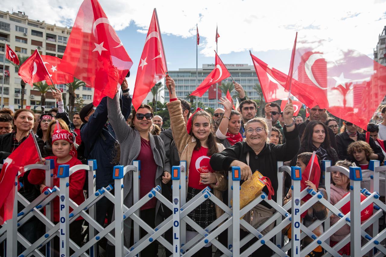 İzmir'de Cumhuriyet'in 103'üncü yılı kutlamalarından görüntüler