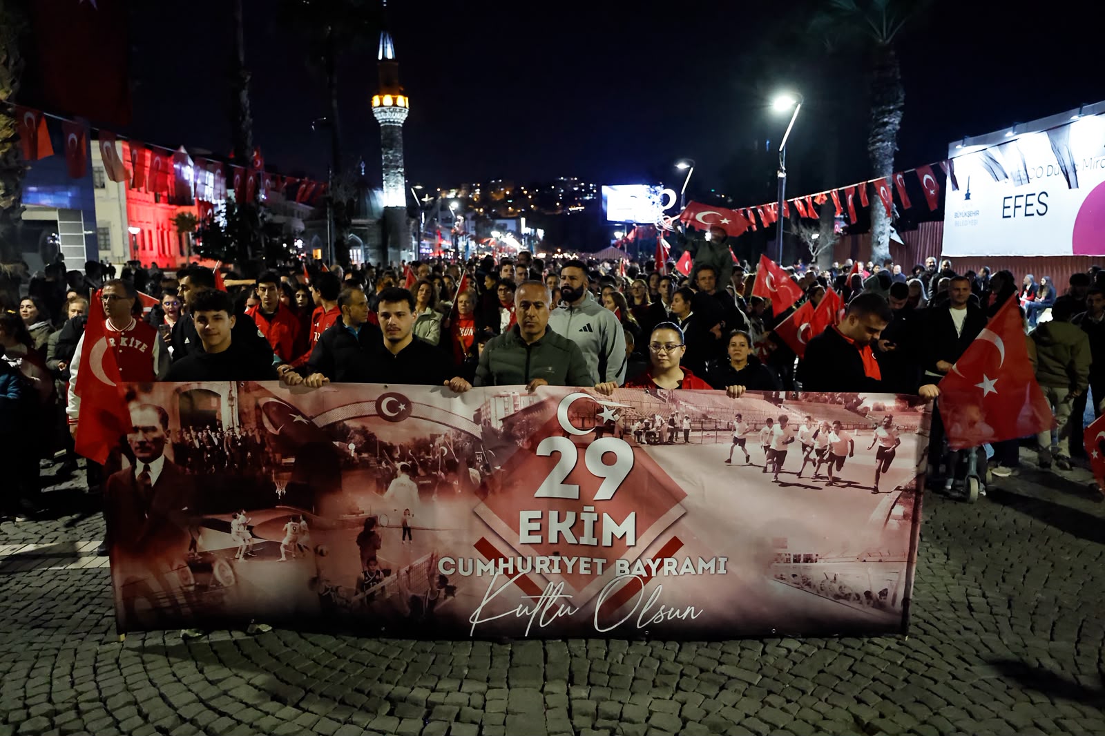 İzmir’de Cumhuriyet coşkusu