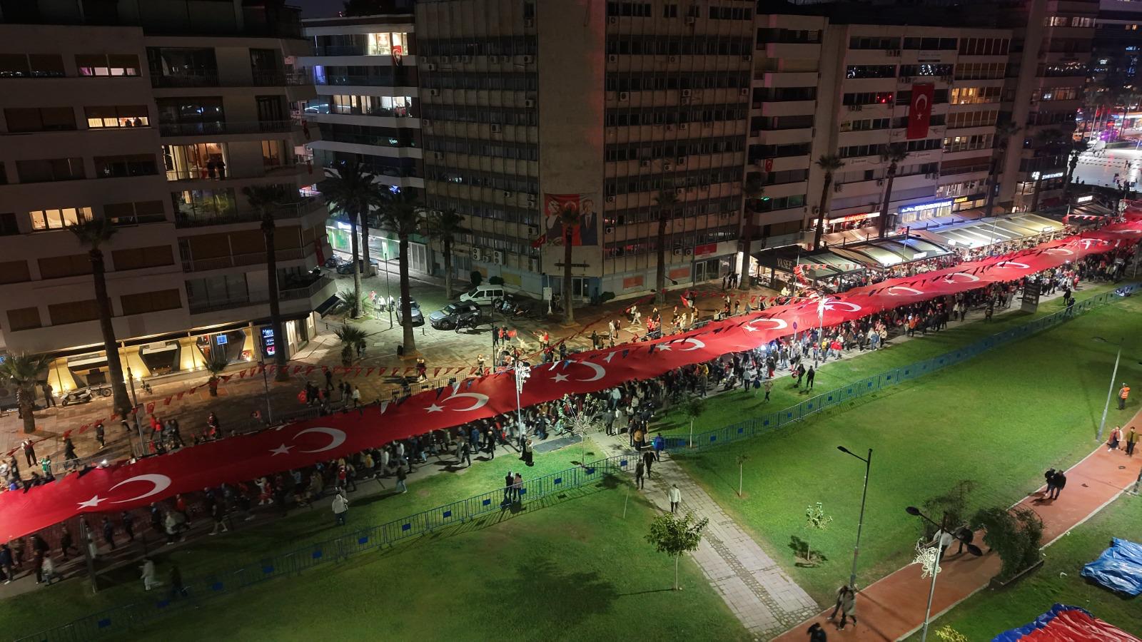 İzmir’de Cumhuriyet coşkusu