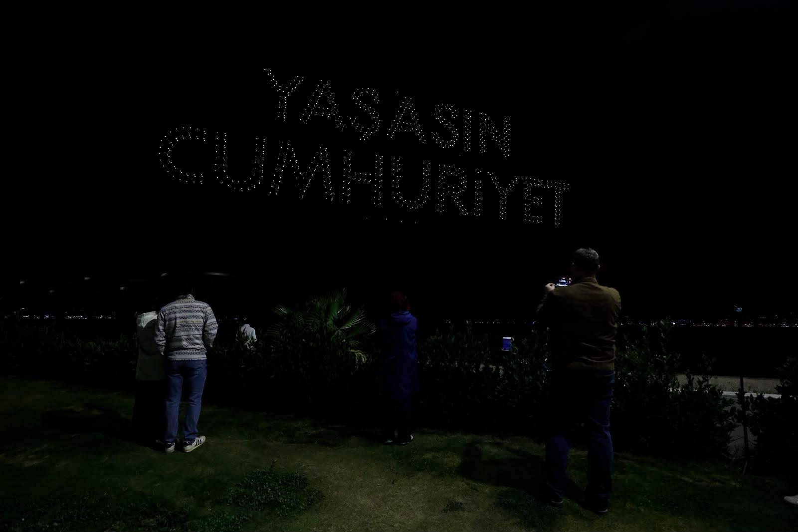 İzmir’de Cumhuriyet coşkusu