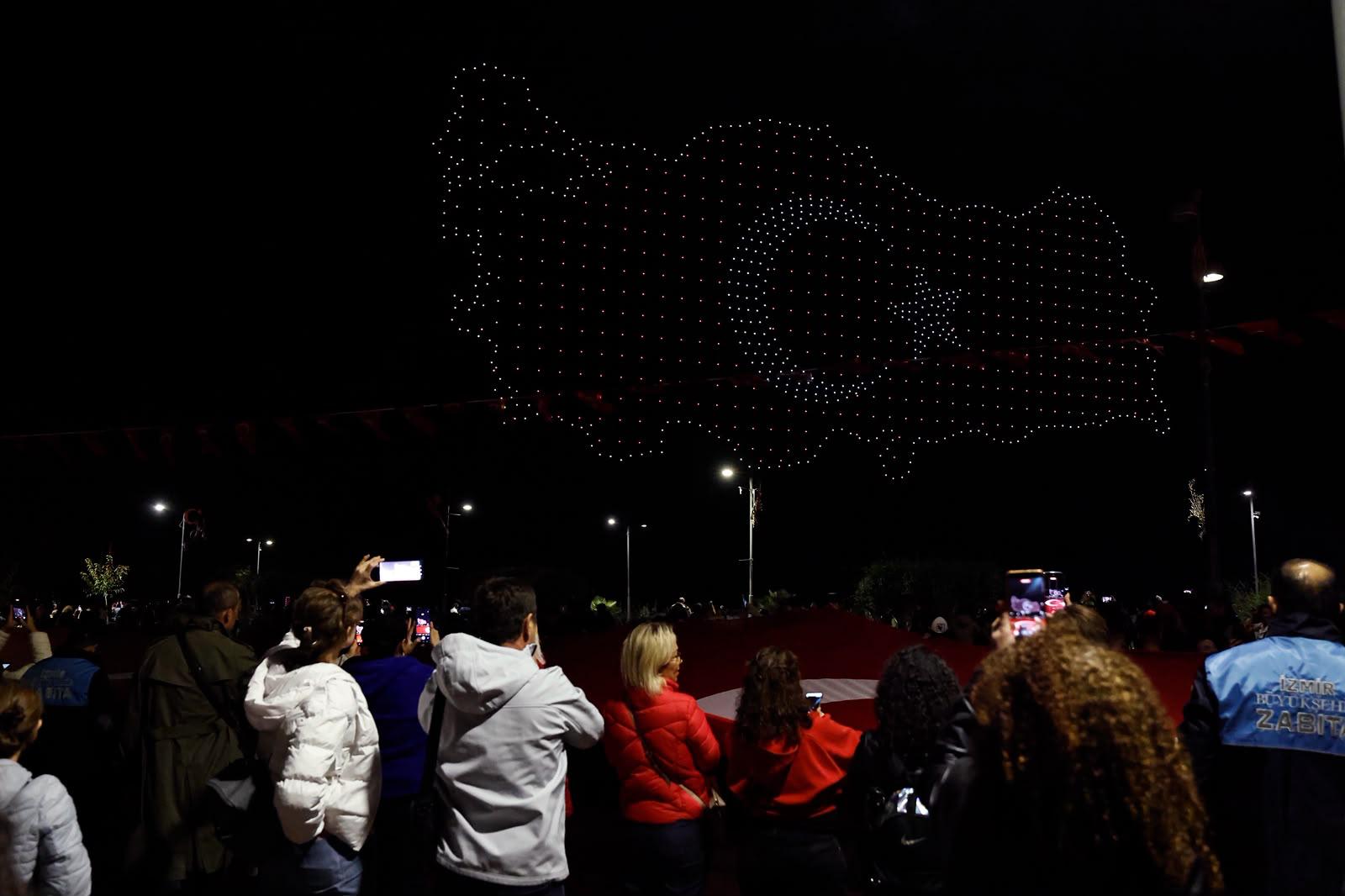 İzmir’de Cumhuriyet coşkusu
