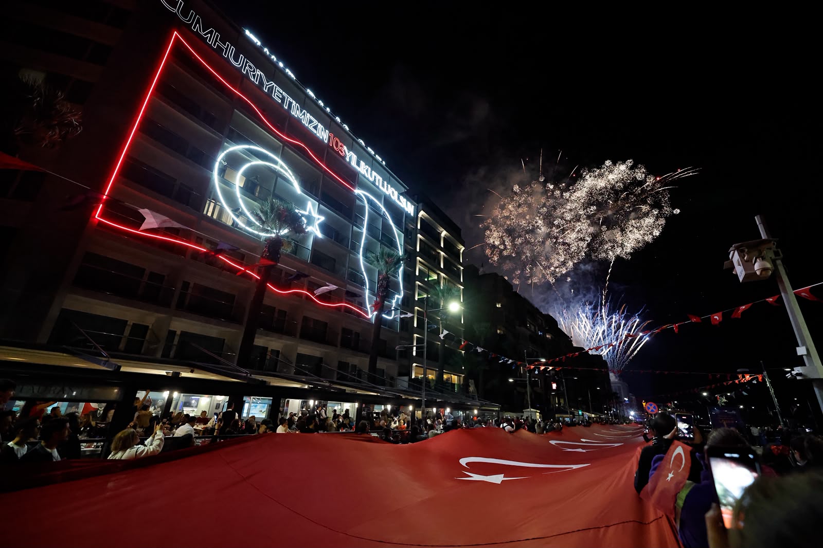İzmir’de Cumhuriyet coşkusu