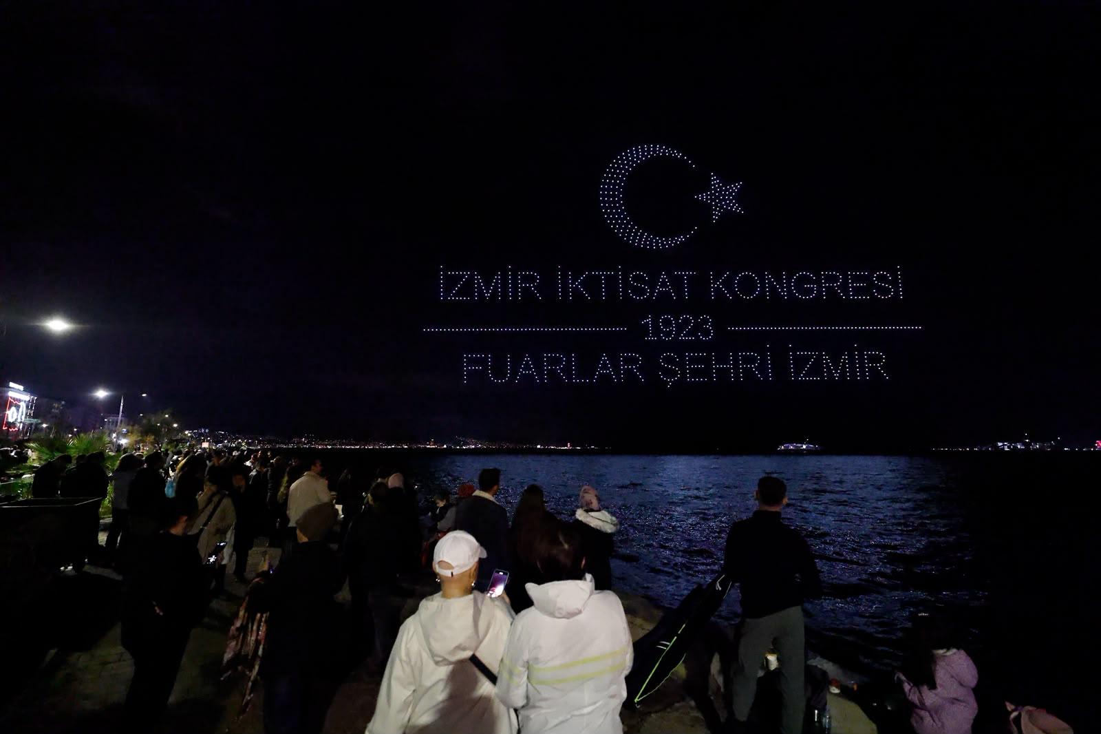 İzmir’de Cumhuriyet coşkusu