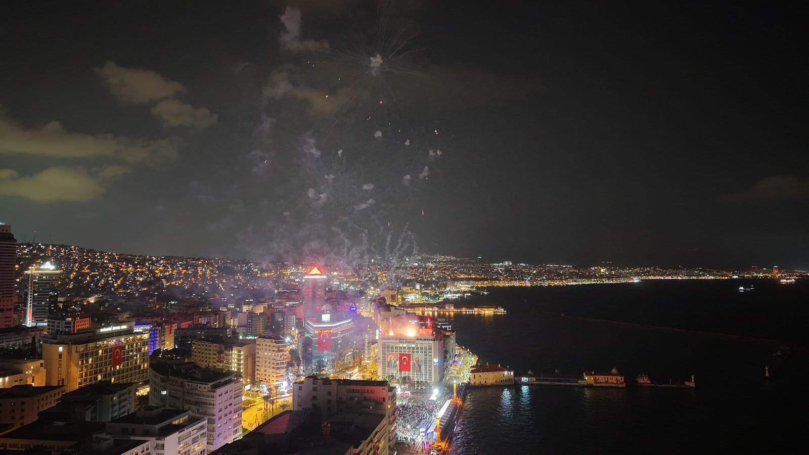 İzmir’de Cumhuriyet coşkusu