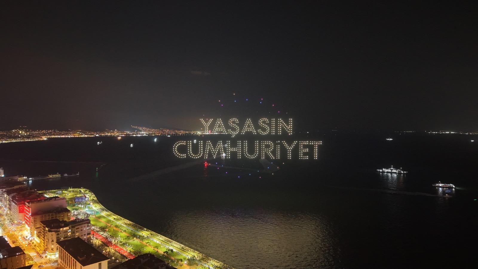 İzmir’de Cumhuriyet coşkusu