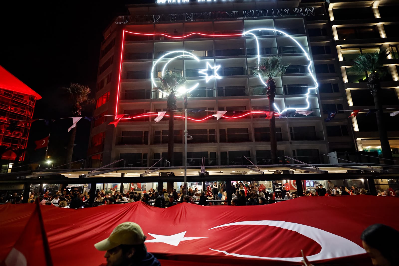 İzmir’de Cumhuriyet coşkusu